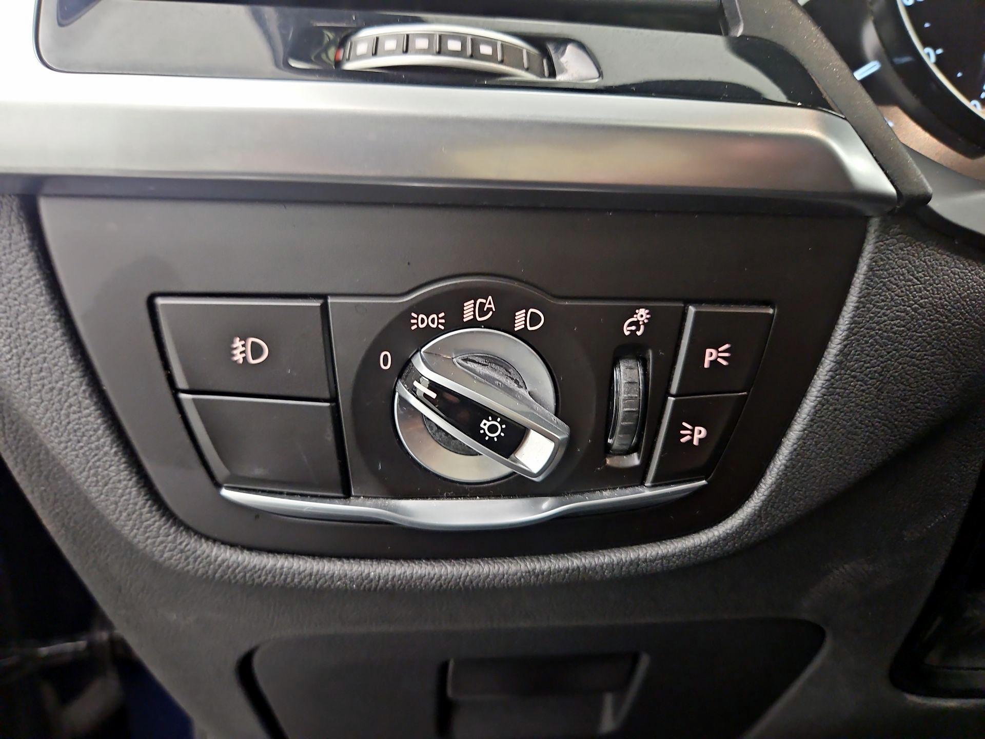 Thumbnail: 2021 BMW X3 - 13