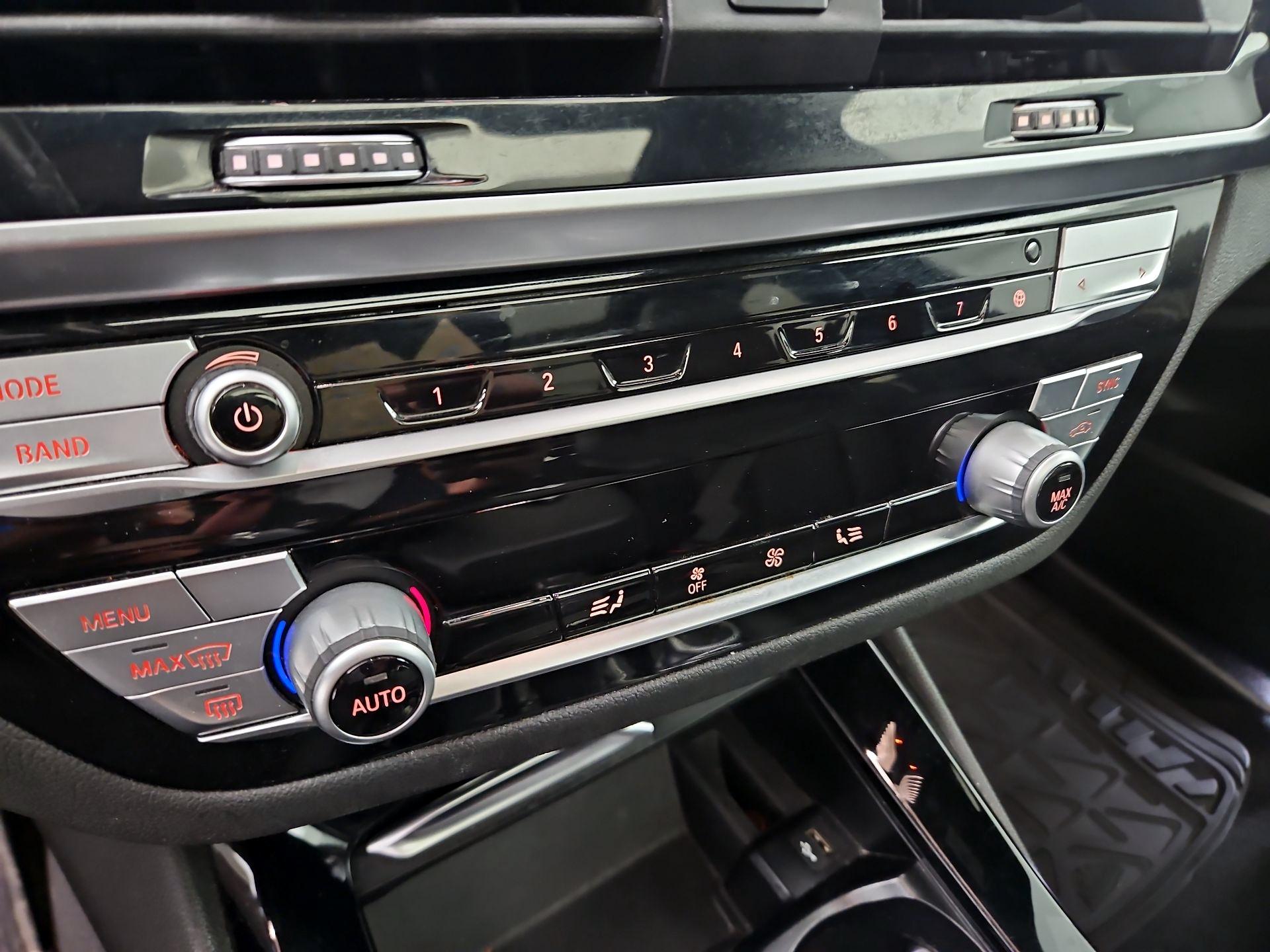 Thumbnail: 2021 BMW X3 - 16