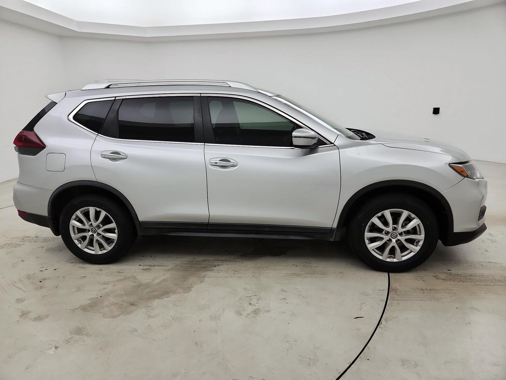 Thumbnail: 2019 Nissan Rogue - 4