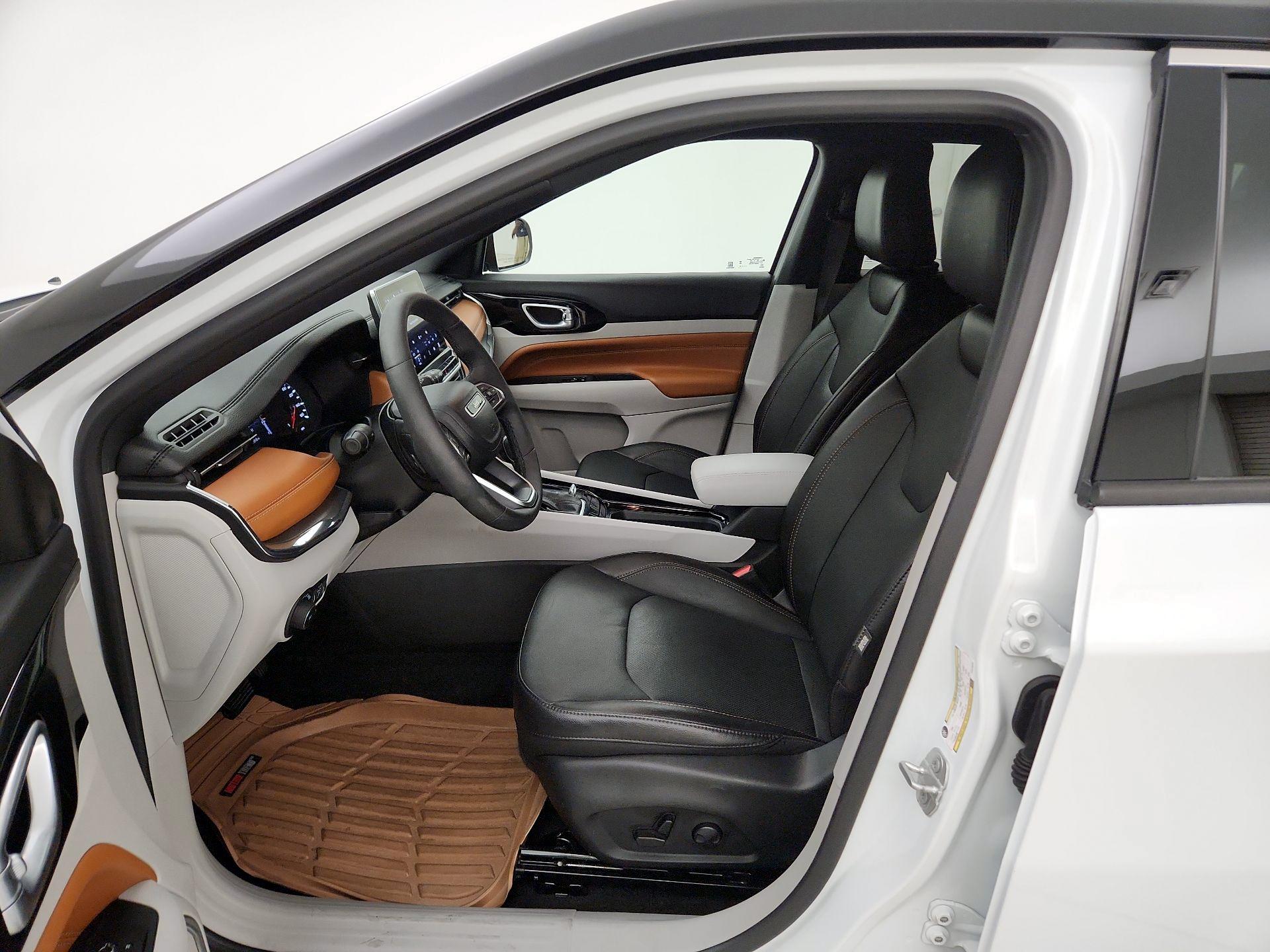 Thumbnail: 2023 Jeep Compass - 11