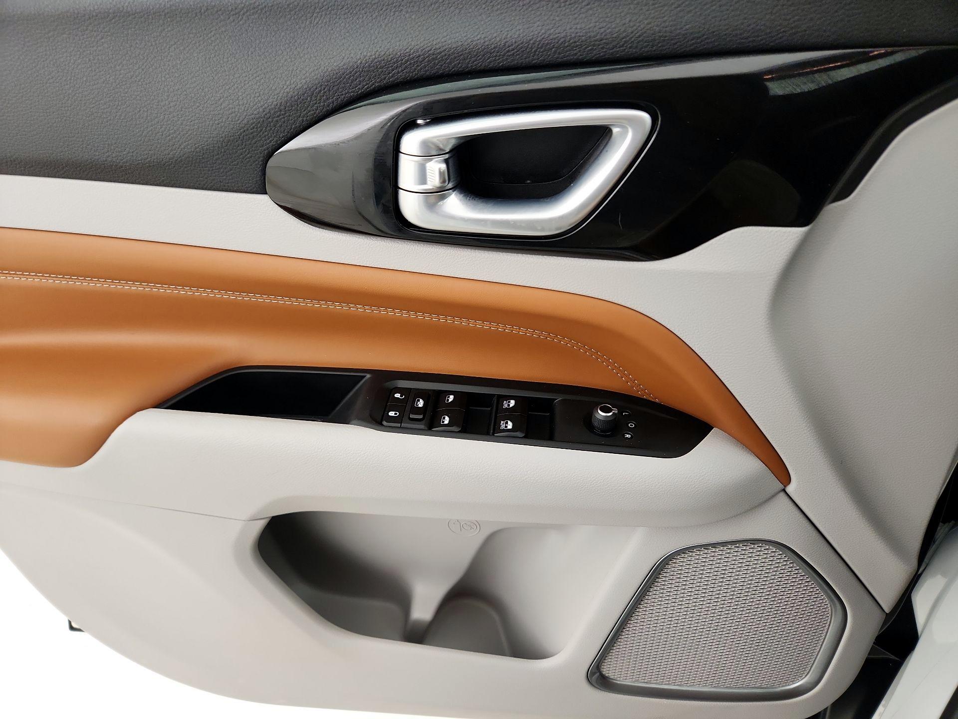 Thumbnail: 2023 Jeep Compass - 12