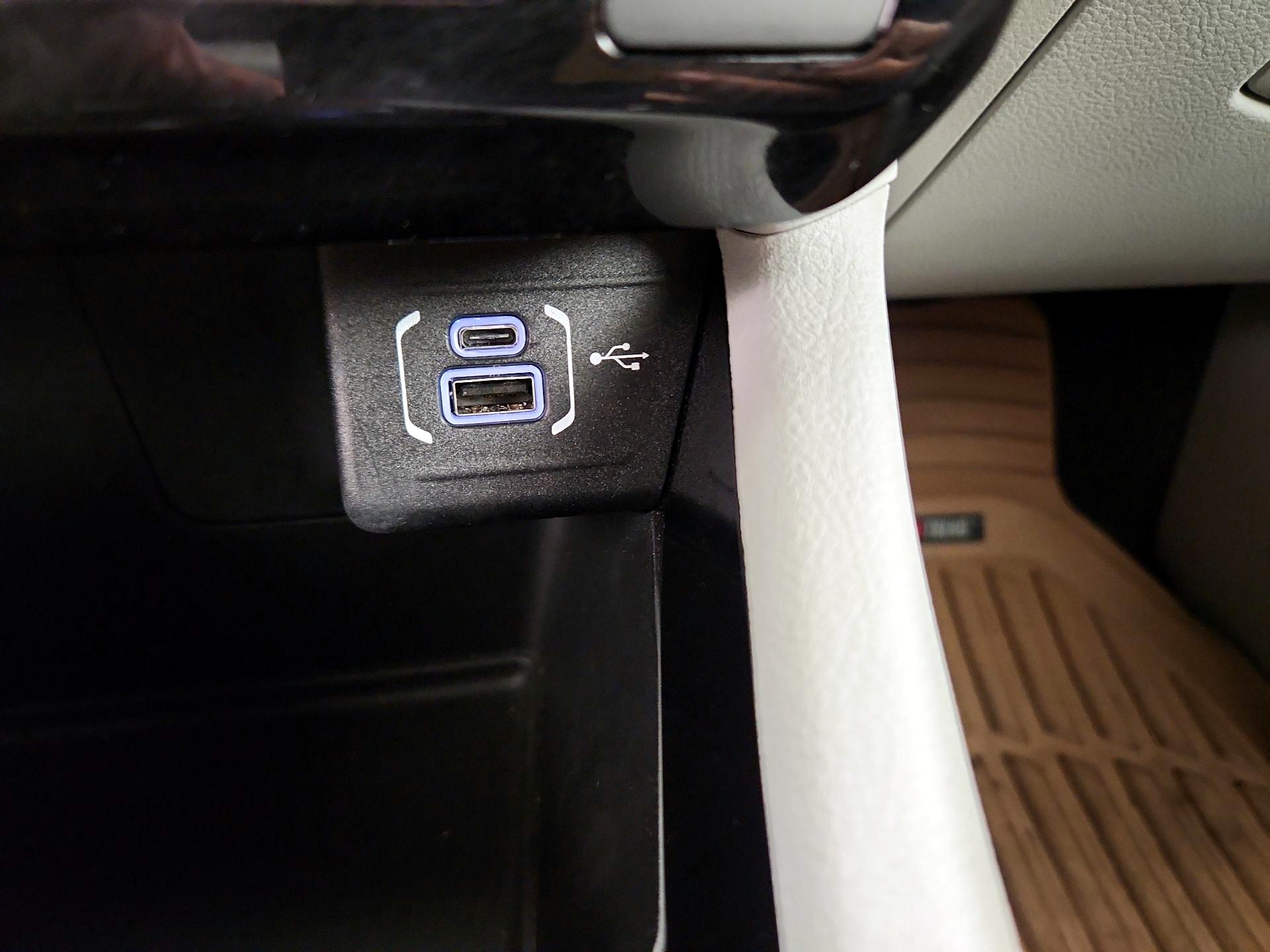 Thumbnail: 2023 Jeep Compass - 18