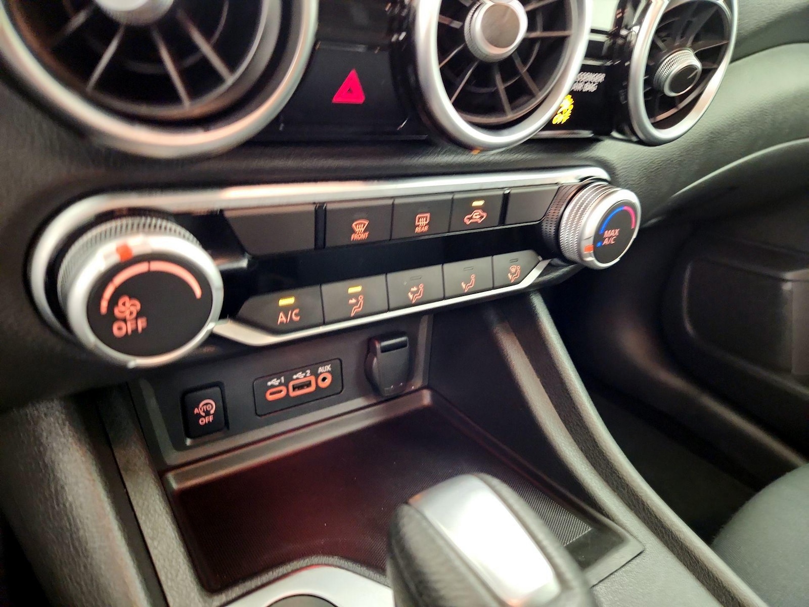 2024 Nissan Sentra SV - Photo 17
