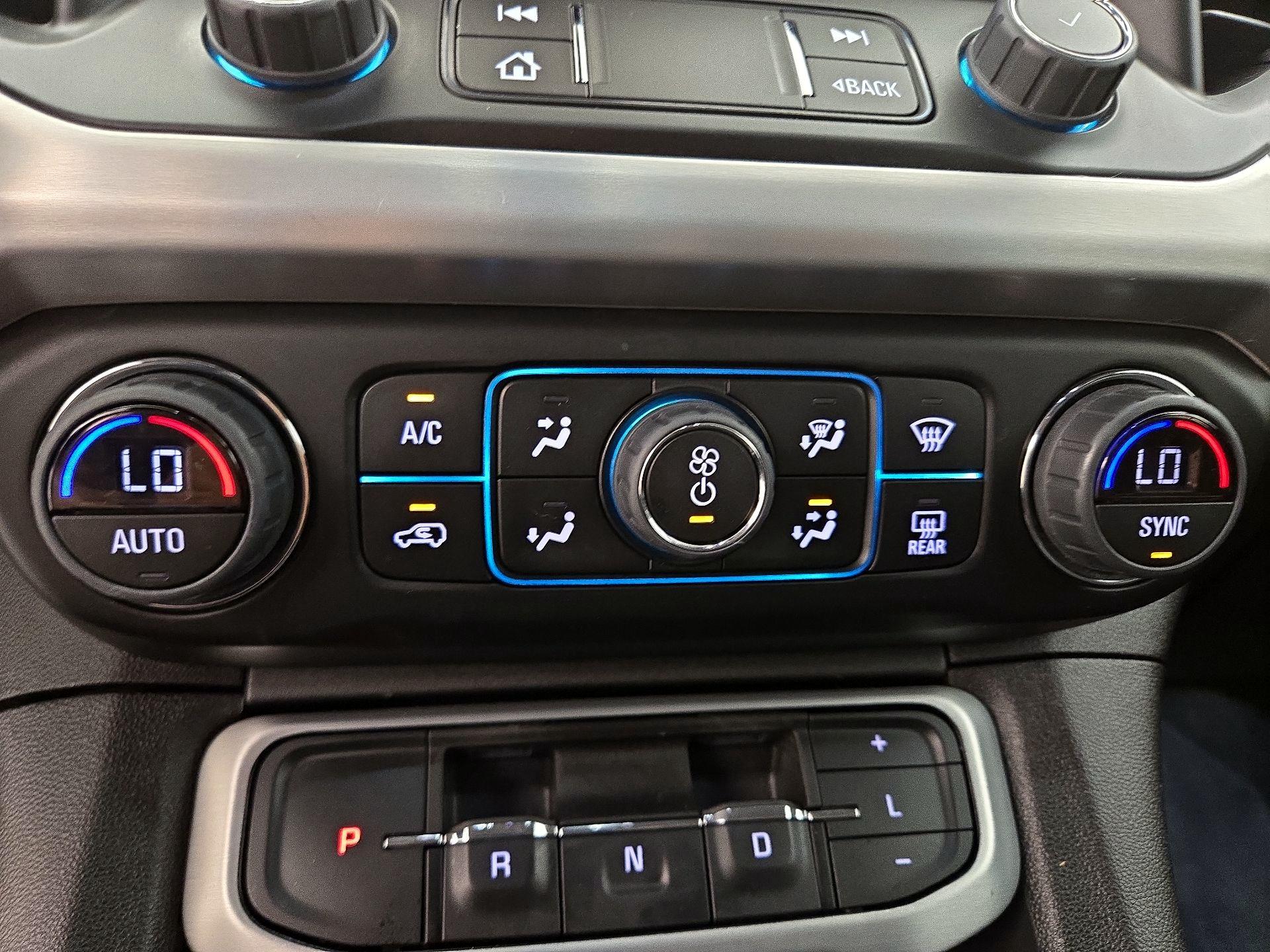 Thumbnail: 2023 GMC Acadia - 17