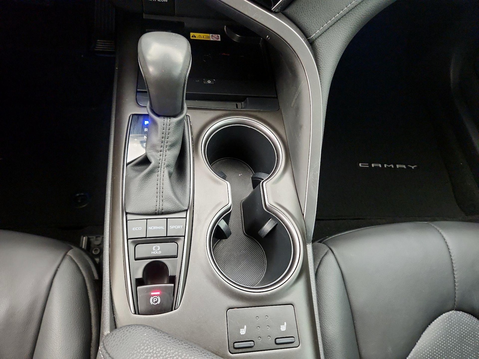 2023 Toyota Camry XSE - Photo 18