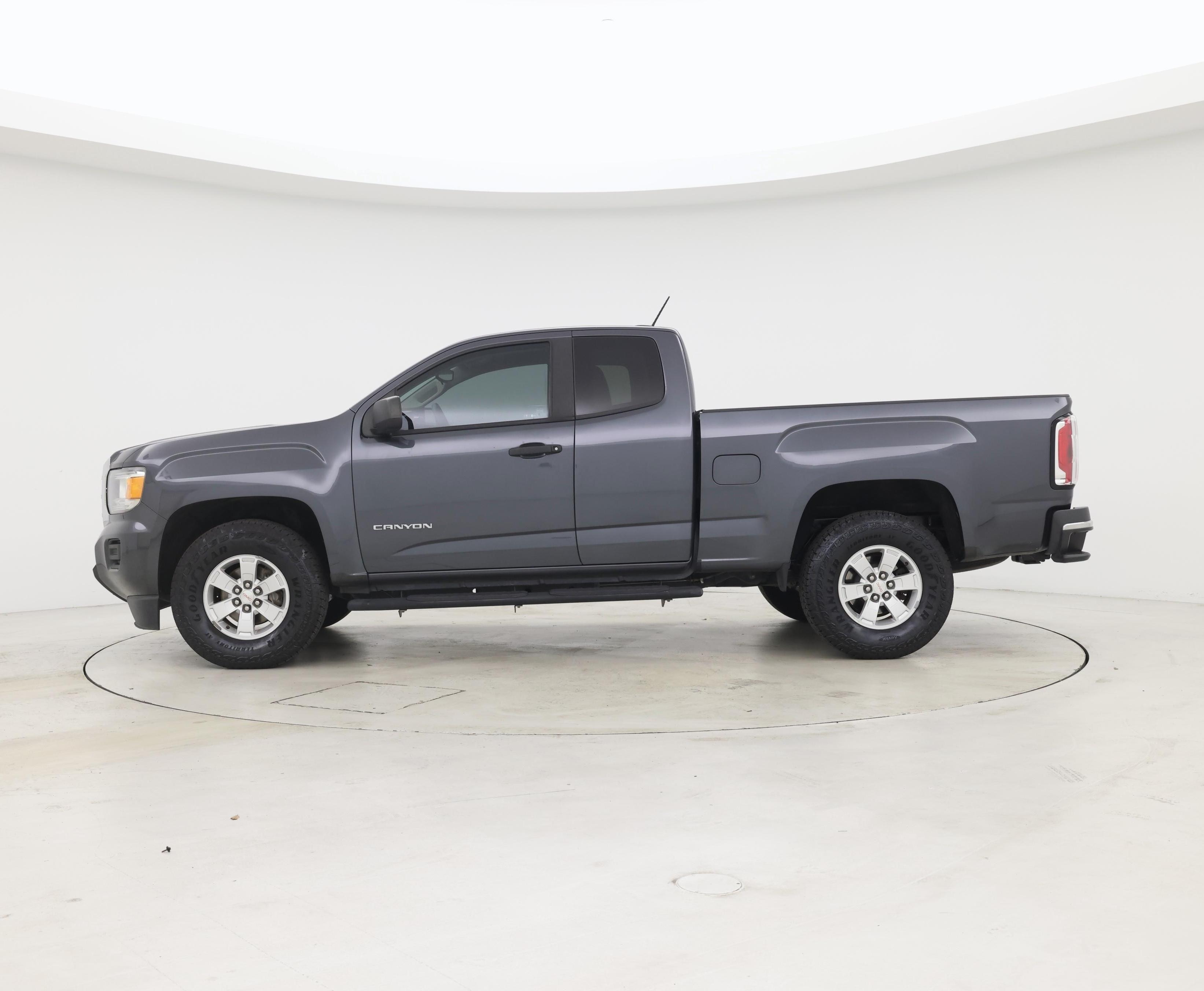 Thumbnail: 2017 GMC Canyon - 3