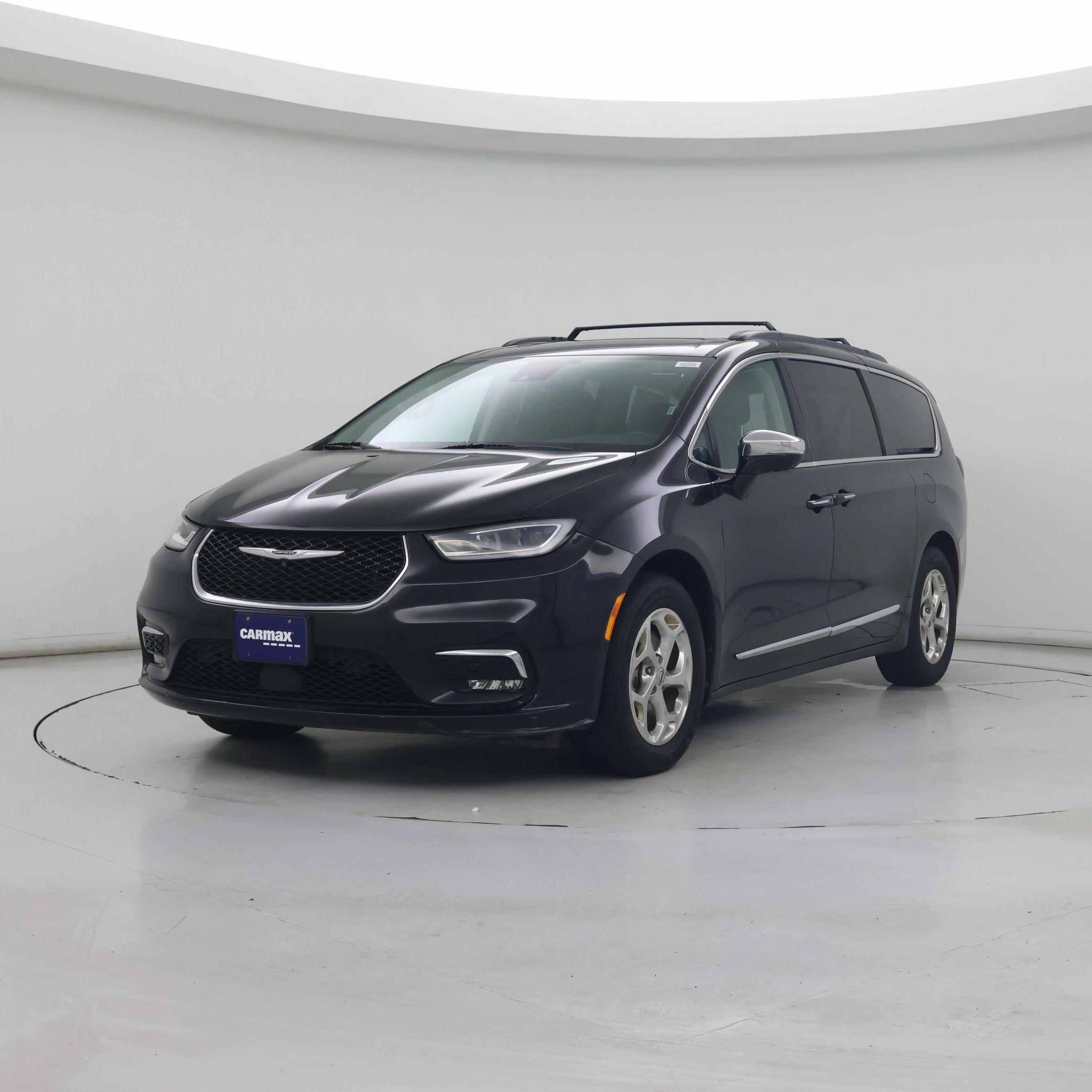 Thumbnail: 2022 Chrysler Pacifica - 4