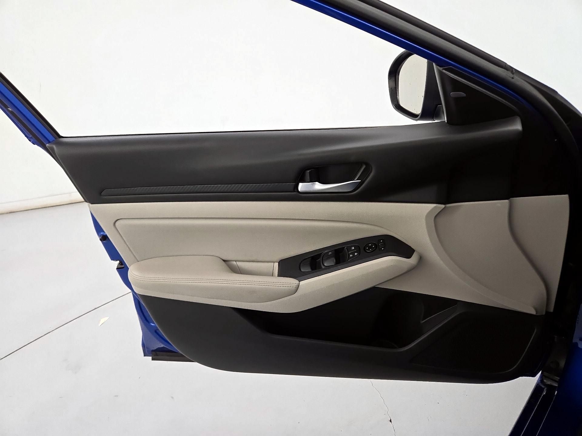 Thumbnail: 2025 Nissan Altima - 12