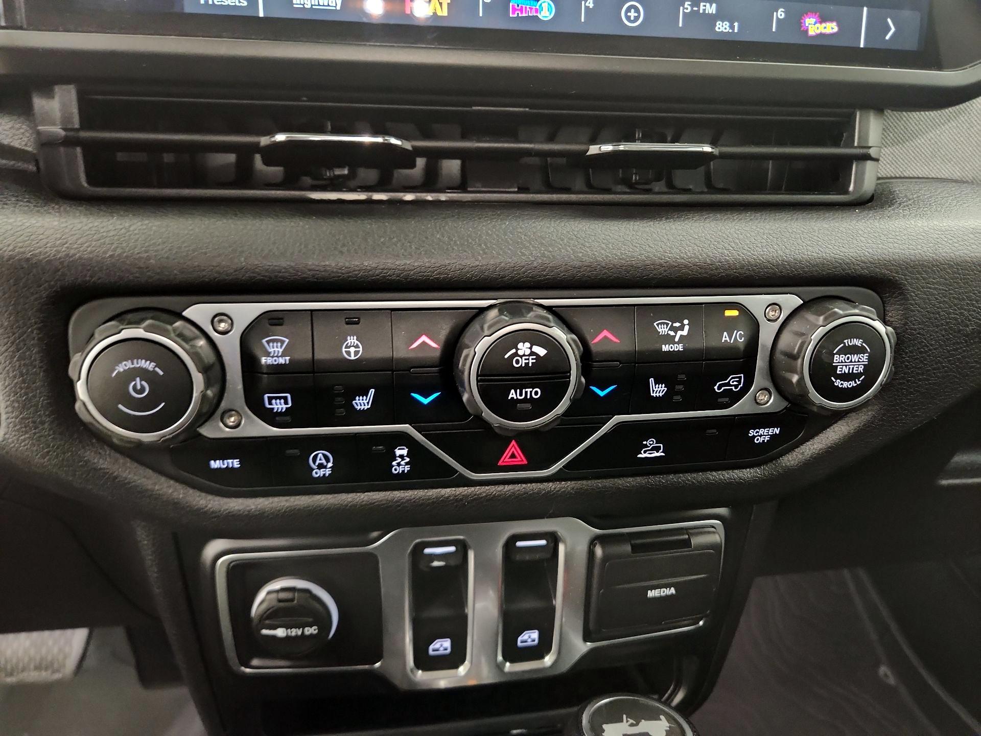 Thumbnail: 2024 Jeep Wrangler - 14