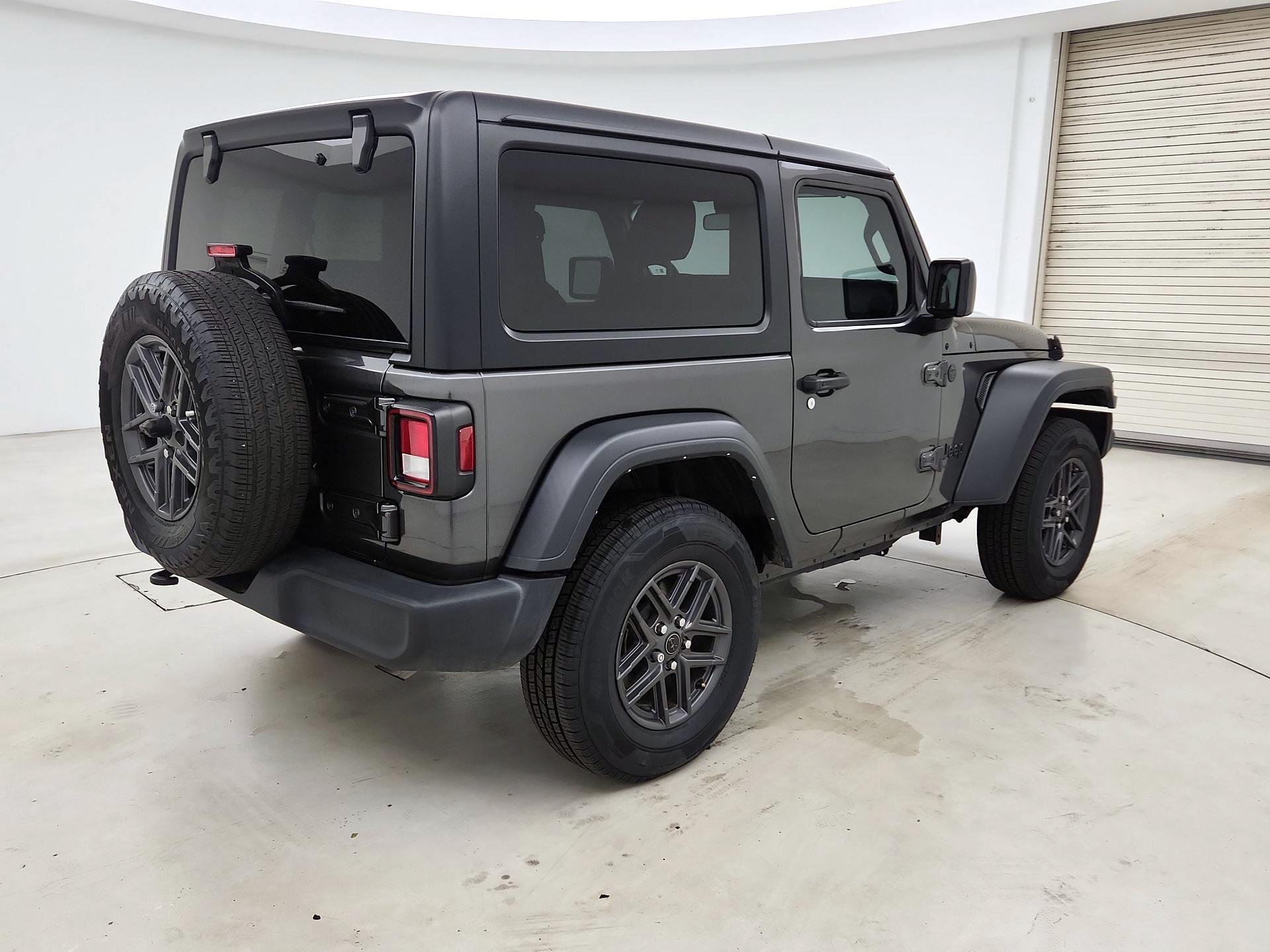 Thumbnail: 2024 Jeep Wrangler - 5