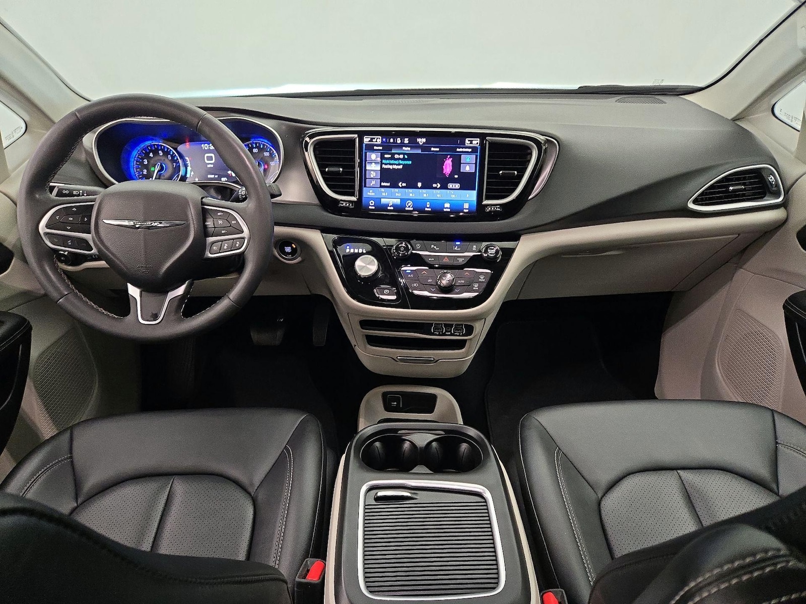 2024 Chrysler Pacifica Touring L - Photo 10