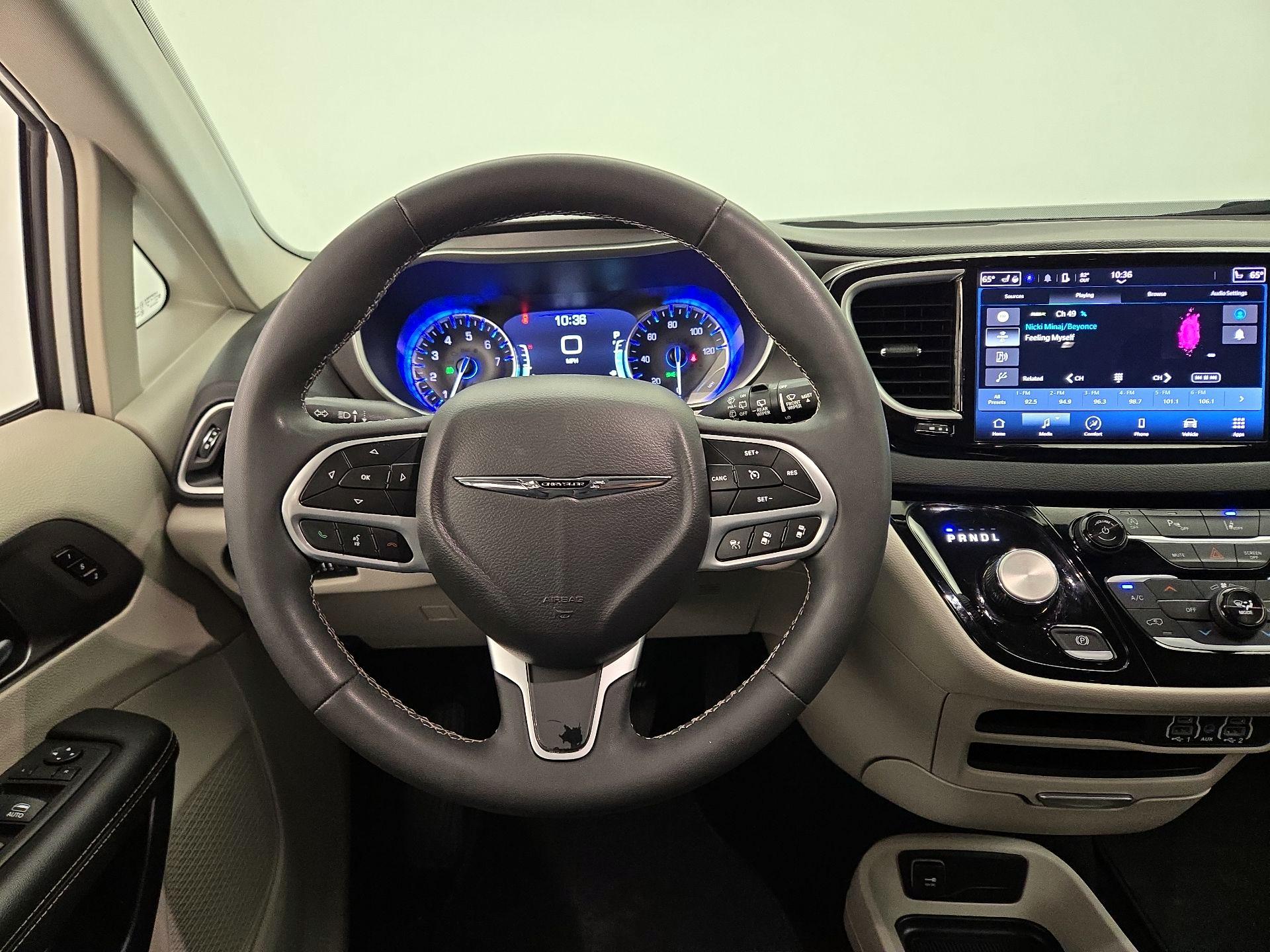 Thumbnail: 2024 Chrysler Pacifica - 10
