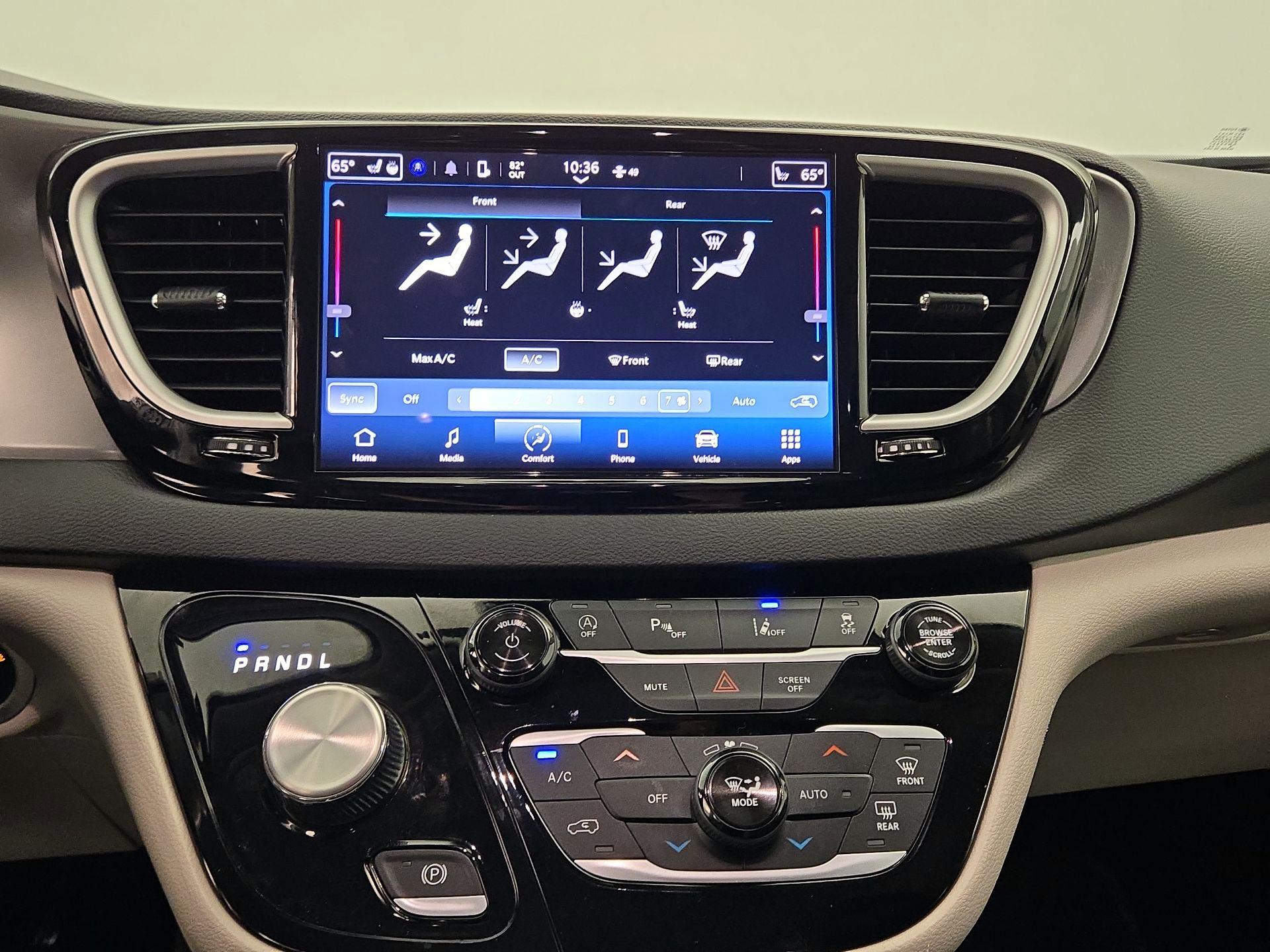 Thumbnail: 2024 Chrysler Pacifica - 16