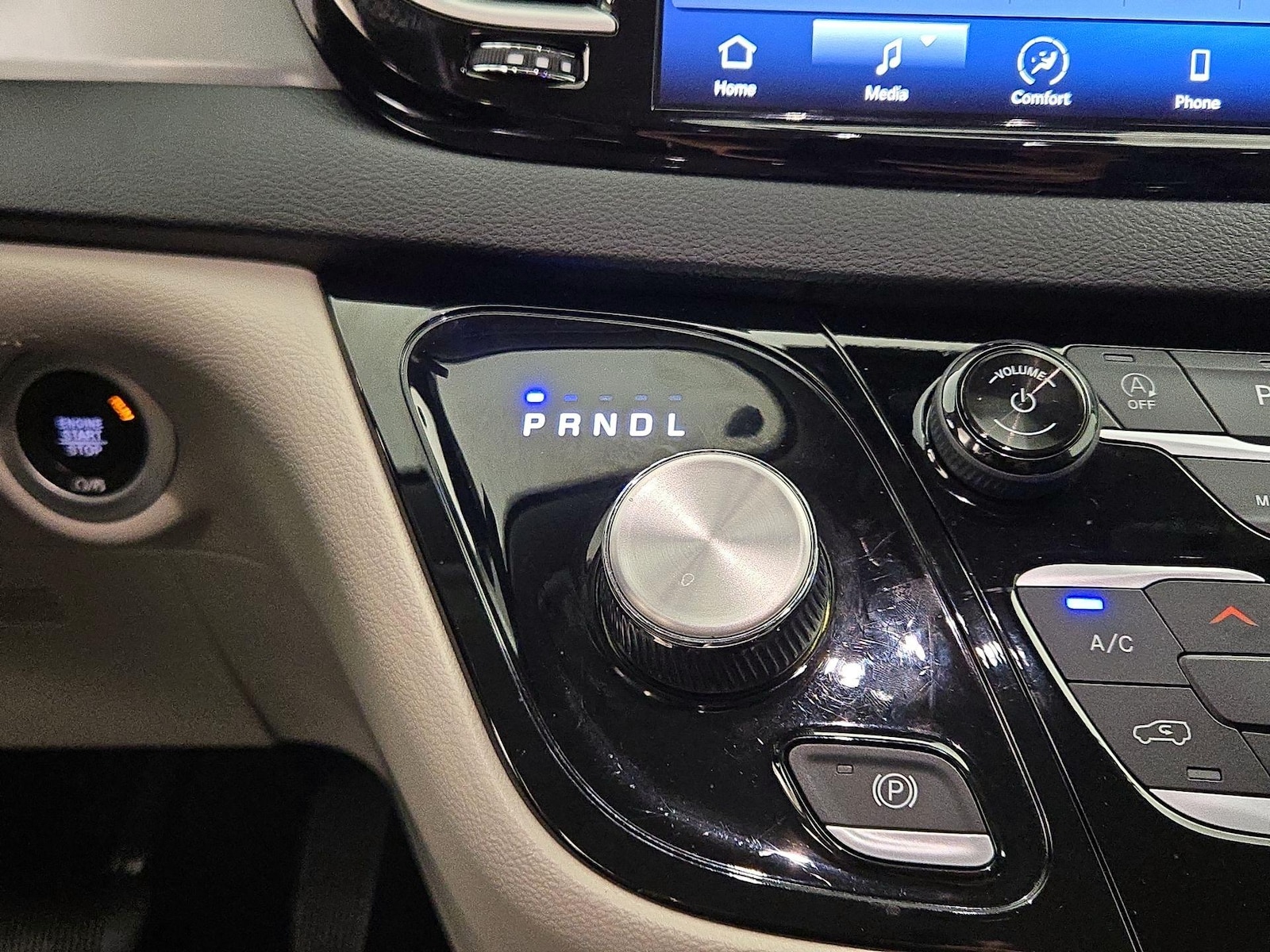 2024 Chrysler Pacifica Touring L - Photo 18
