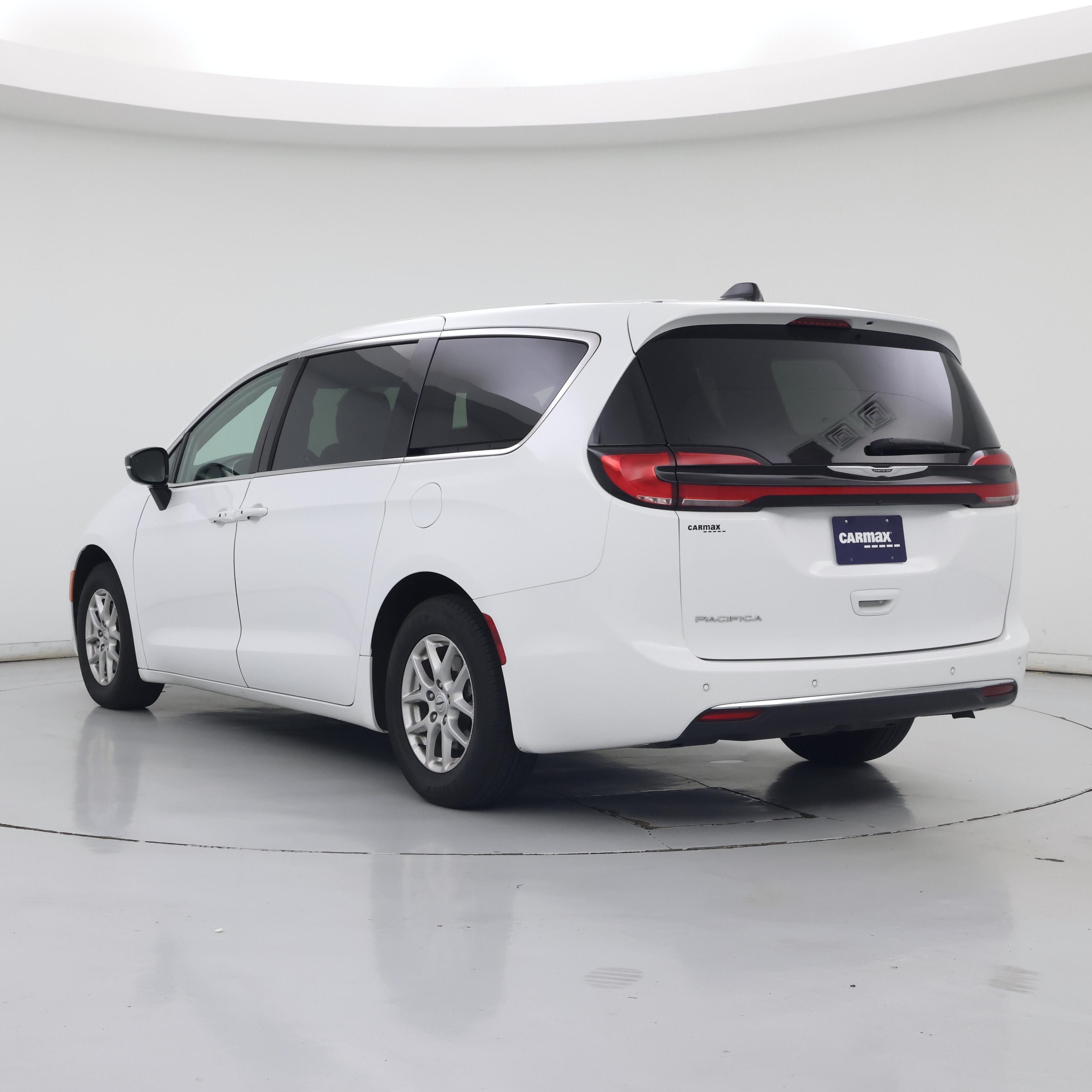 Thumbnail: 2024 Chrysler Pacifica - 2