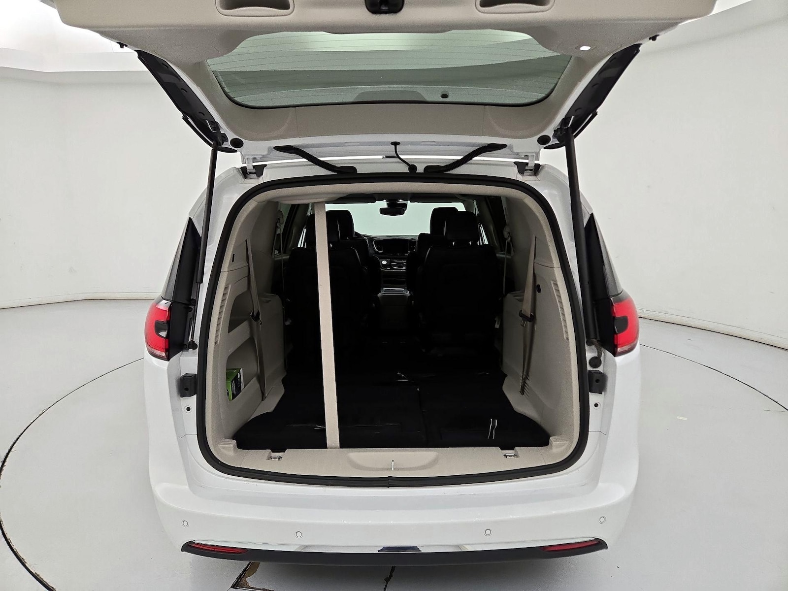 2024 Chrysler Pacifica Touring L - Photo 23