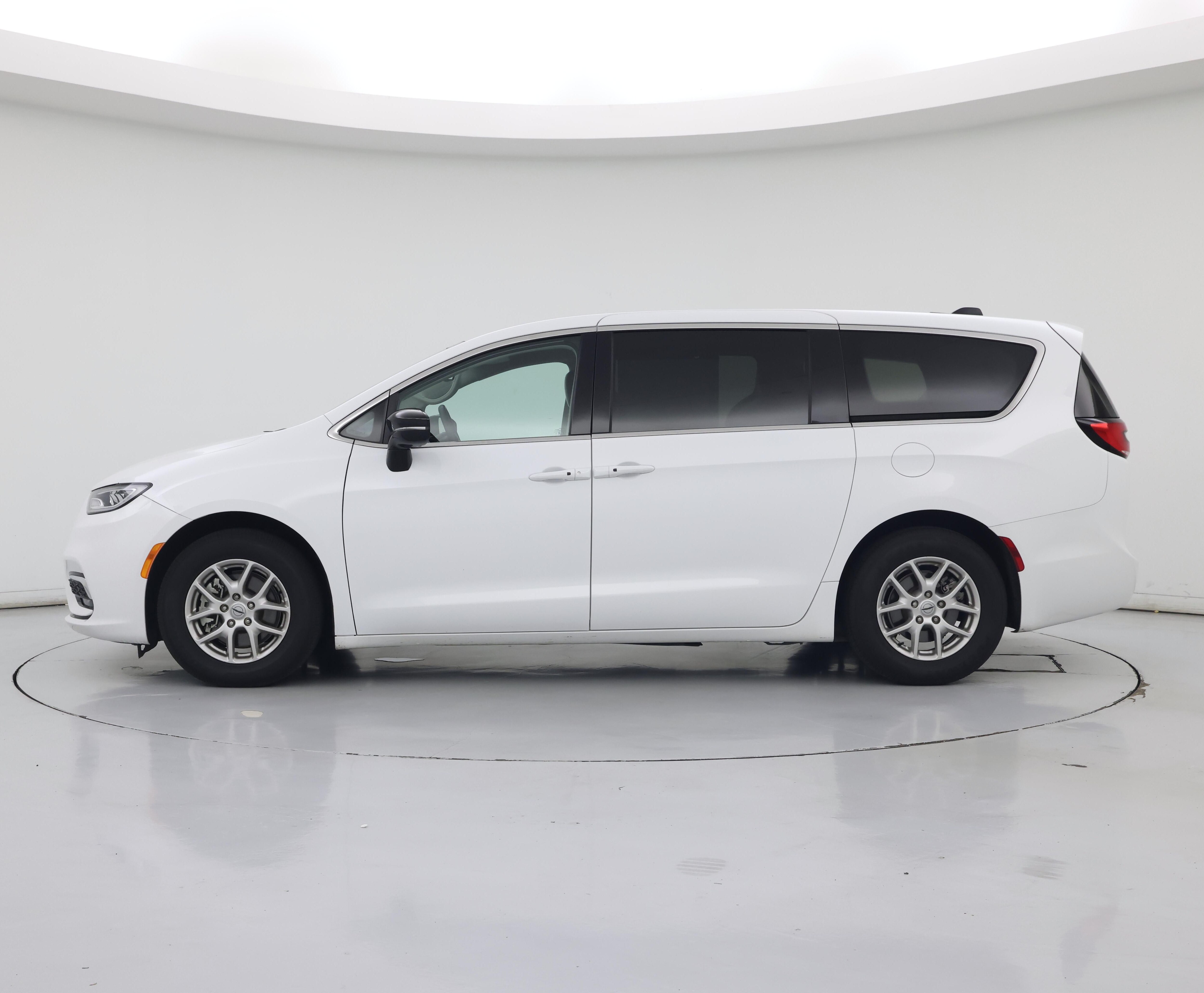 Thumbnail: 2024 Chrysler Pacifica - 3