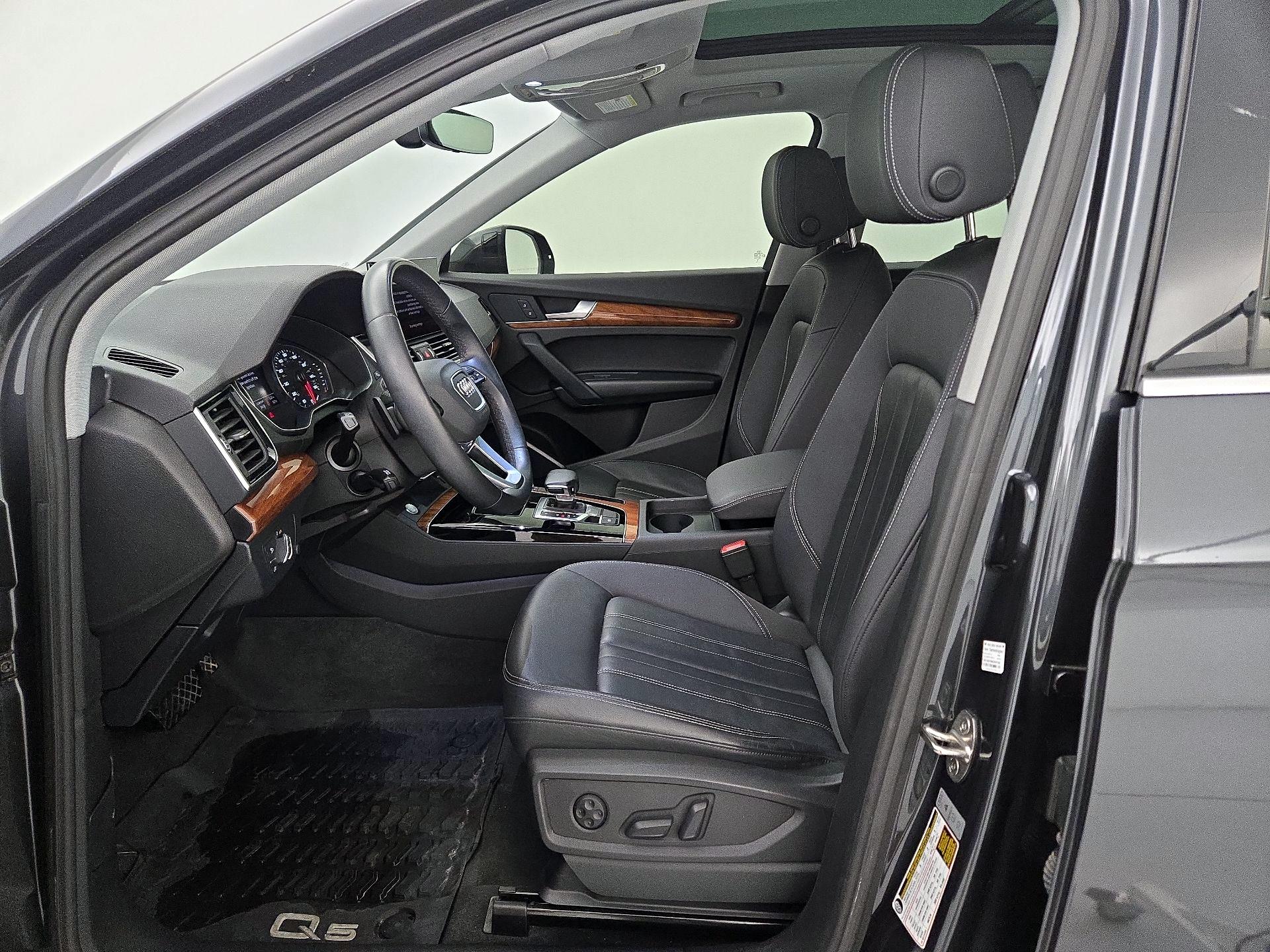 Thumbnail: 2023 Audi Q5 - 11