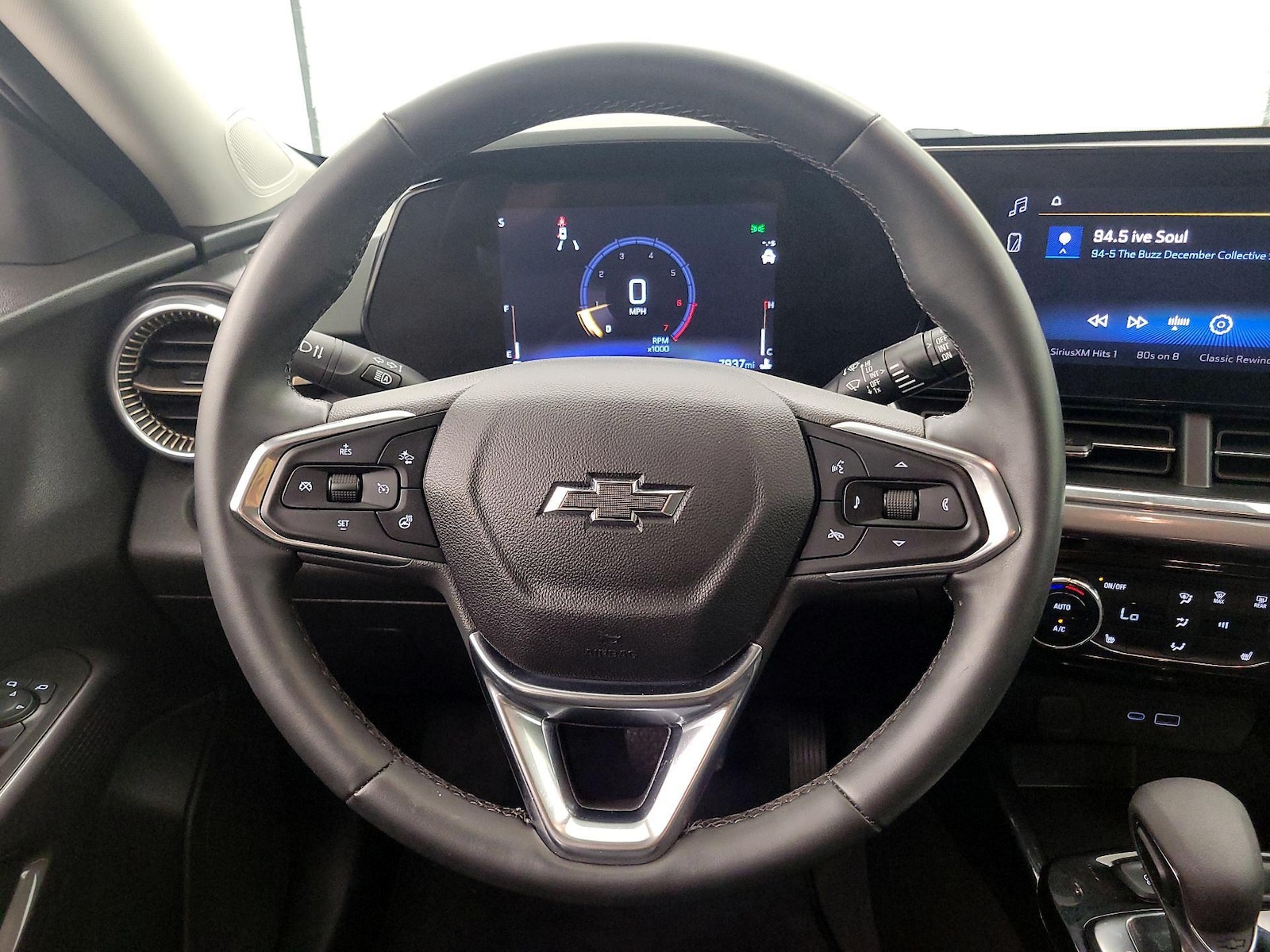 2025 Chevrolet Trax Activ - Photo 11