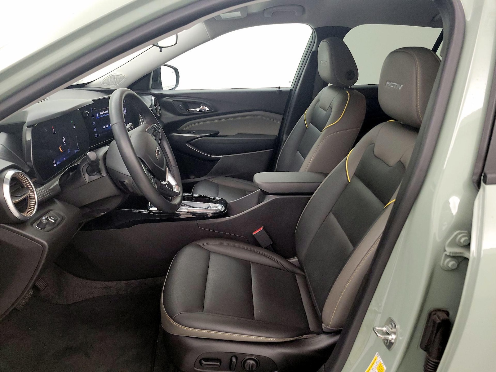 2025 Chevrolet Trax Activ - Photo 12
