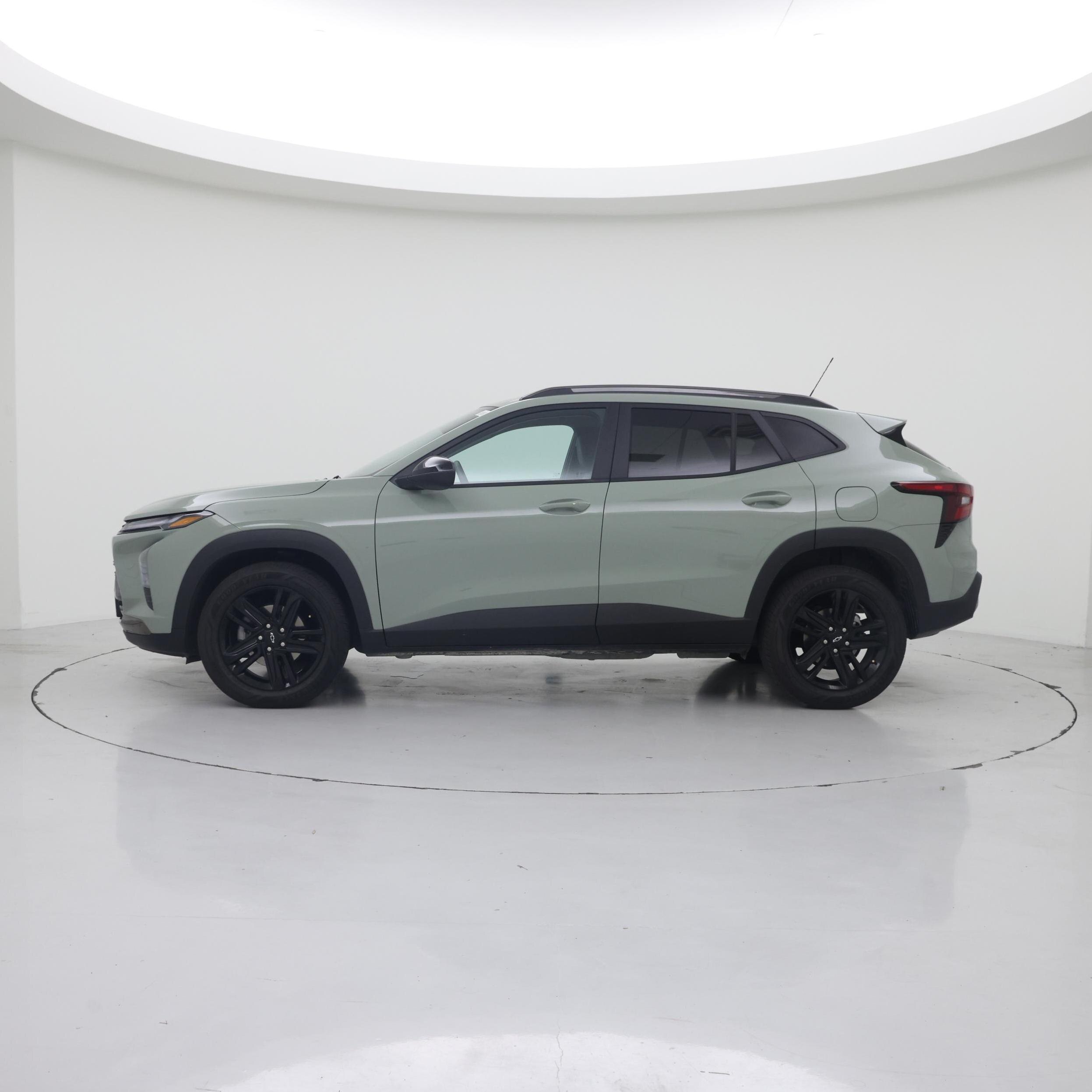 Thumbnail: 2025 Chevrolet Trax - 3