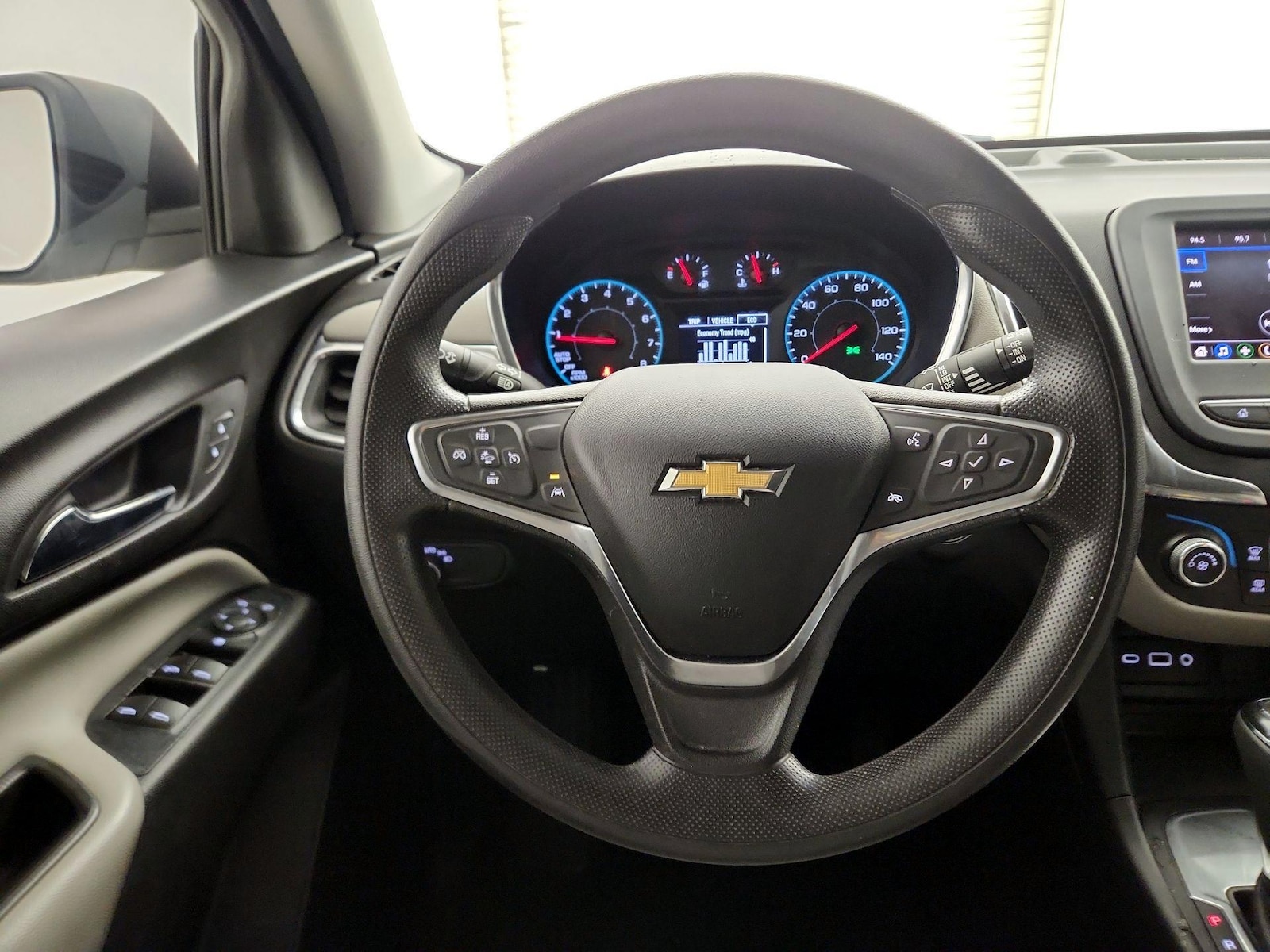 2020 Chevrolet Equinox LS - Photo 9