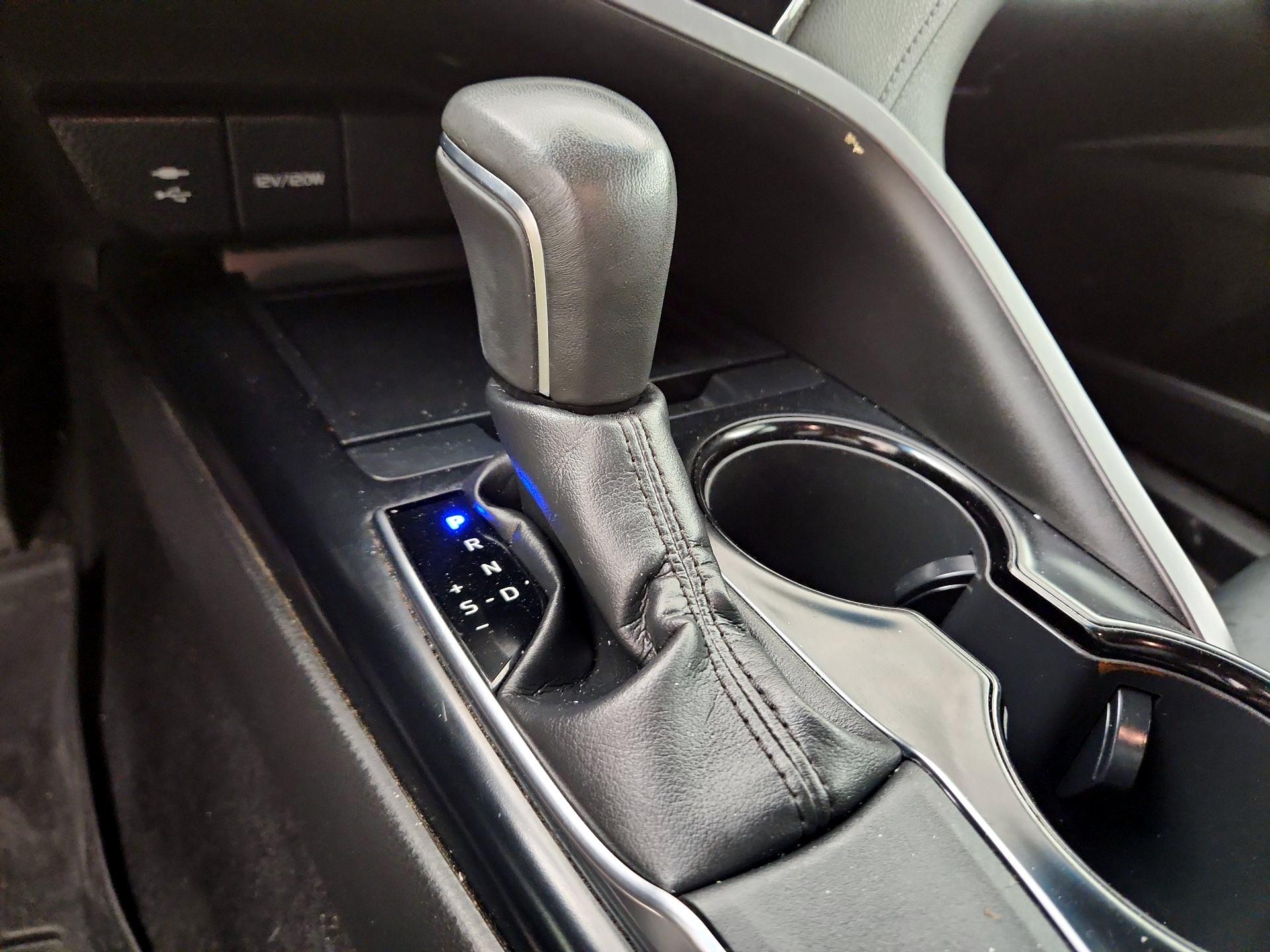 Thumbnail: 2018 Toyota Camry - 15