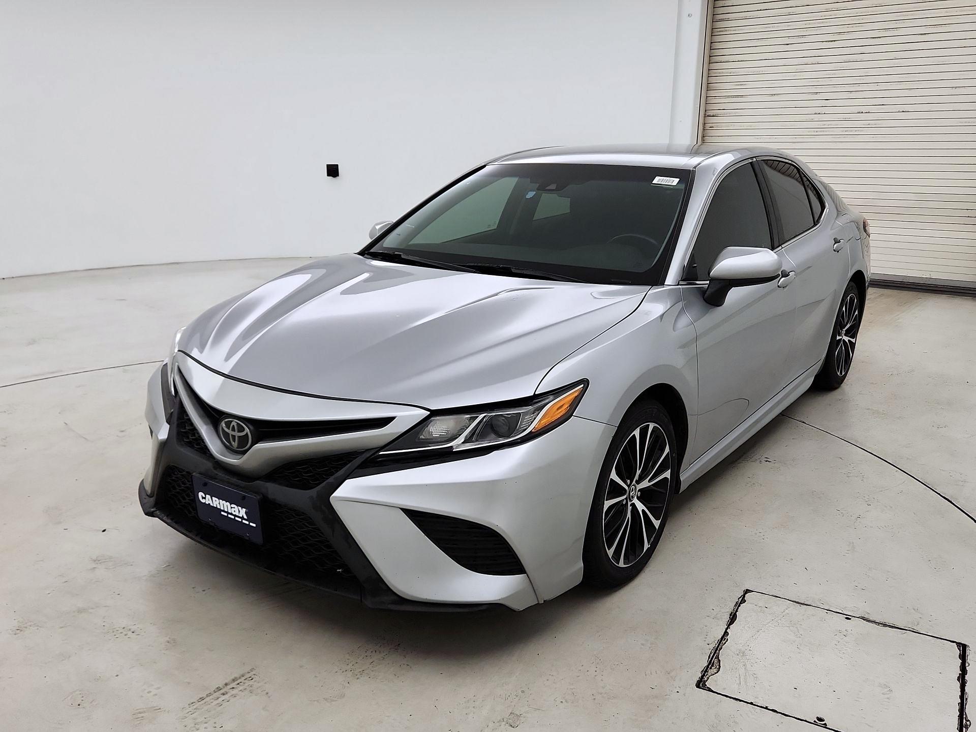 Thumbnail: 2018 Toyota Camry - 3