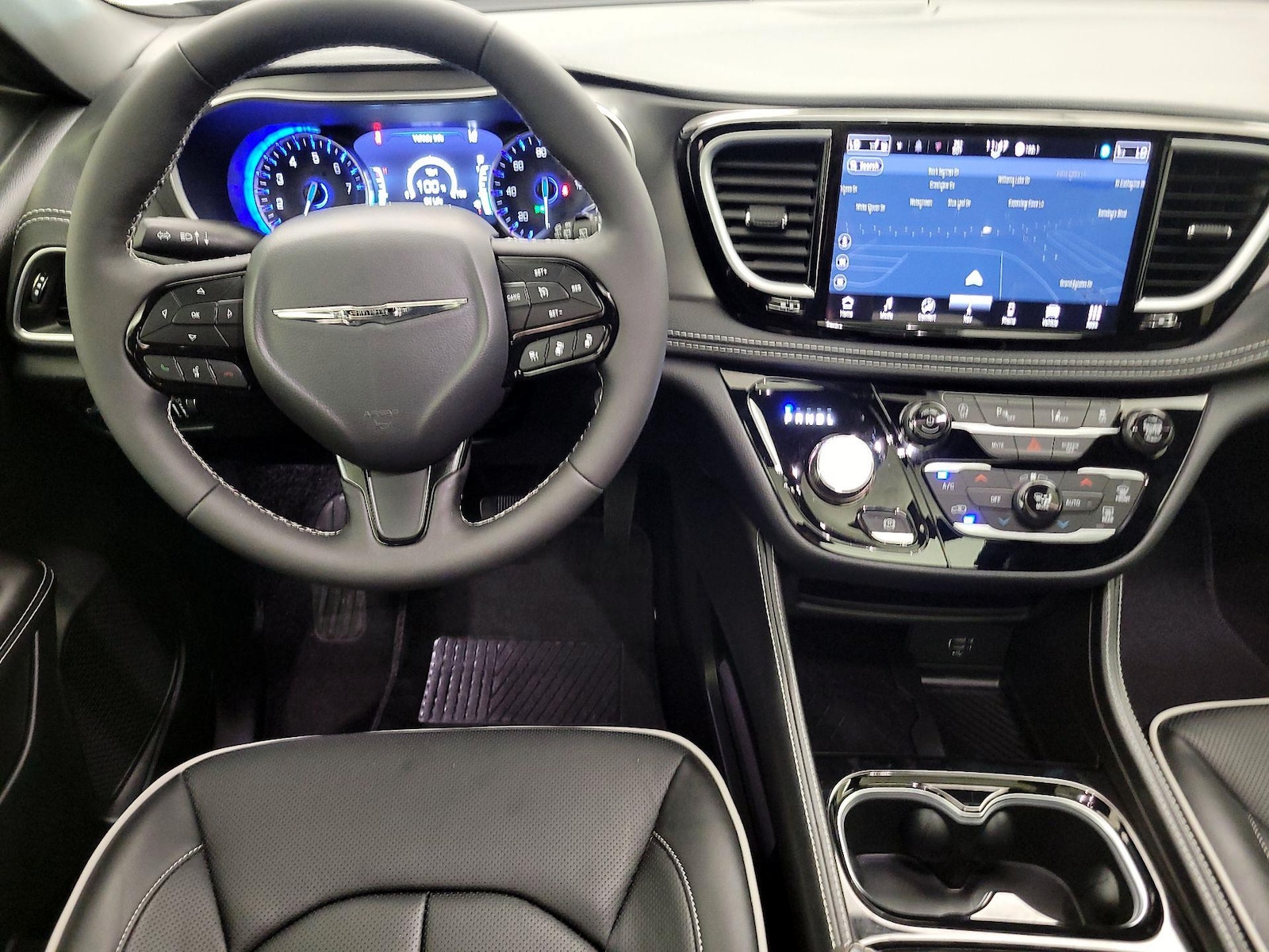 2026 Chrysler Pacifica Limited - Photo 11