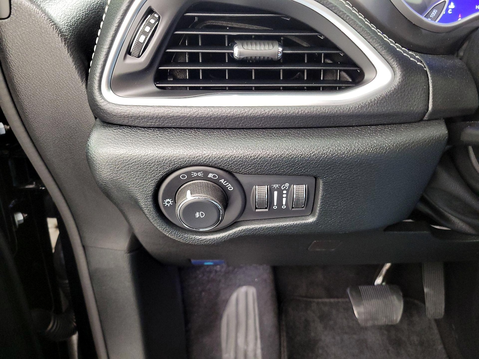 2026 Chrysler Pacifica Limited - Photo 14