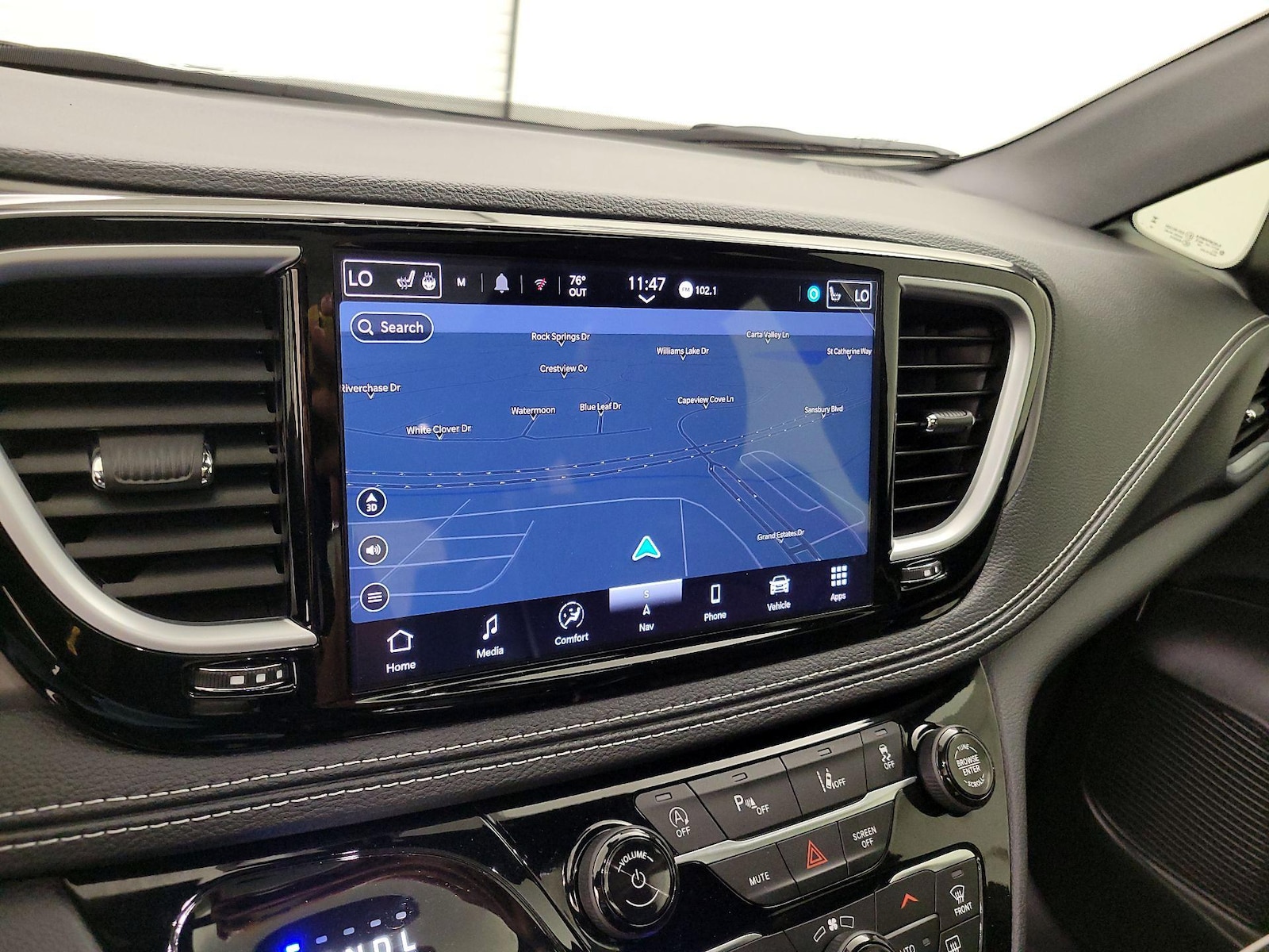 2026 Chrysler Pacifica Limited - Photo 15