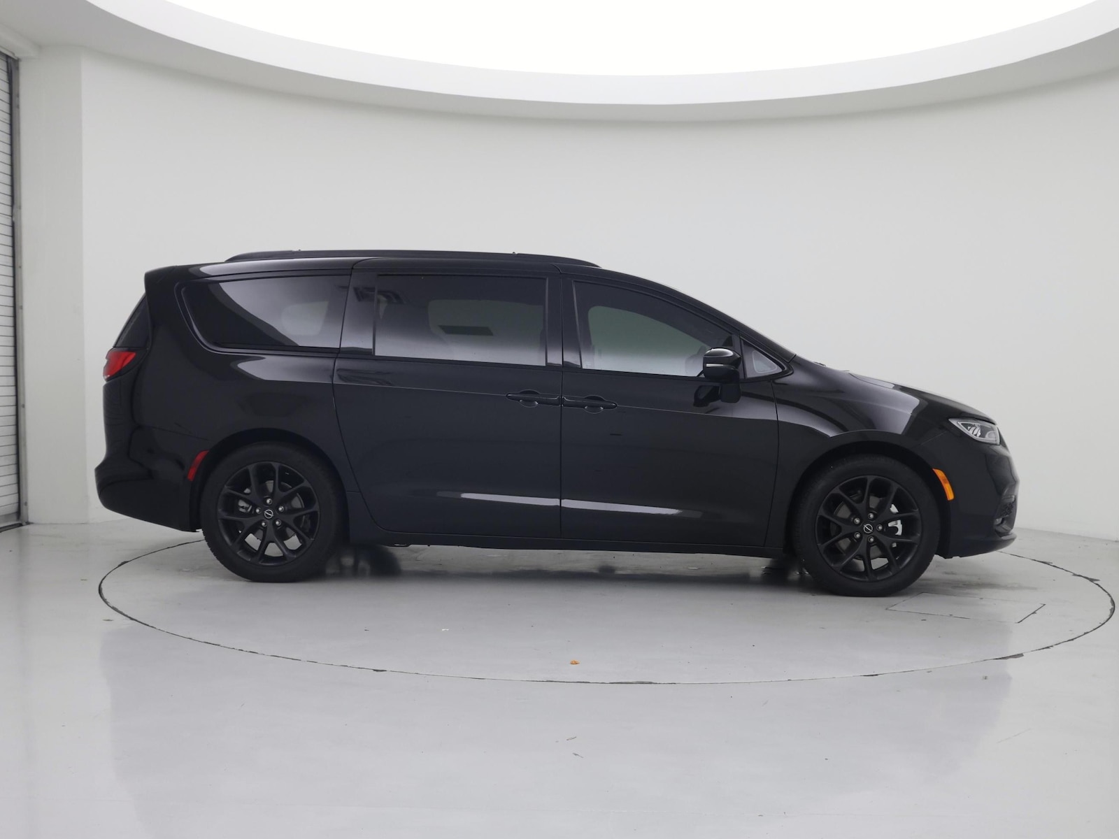 2026 Chrysler Pacifica Limited - Photo 8