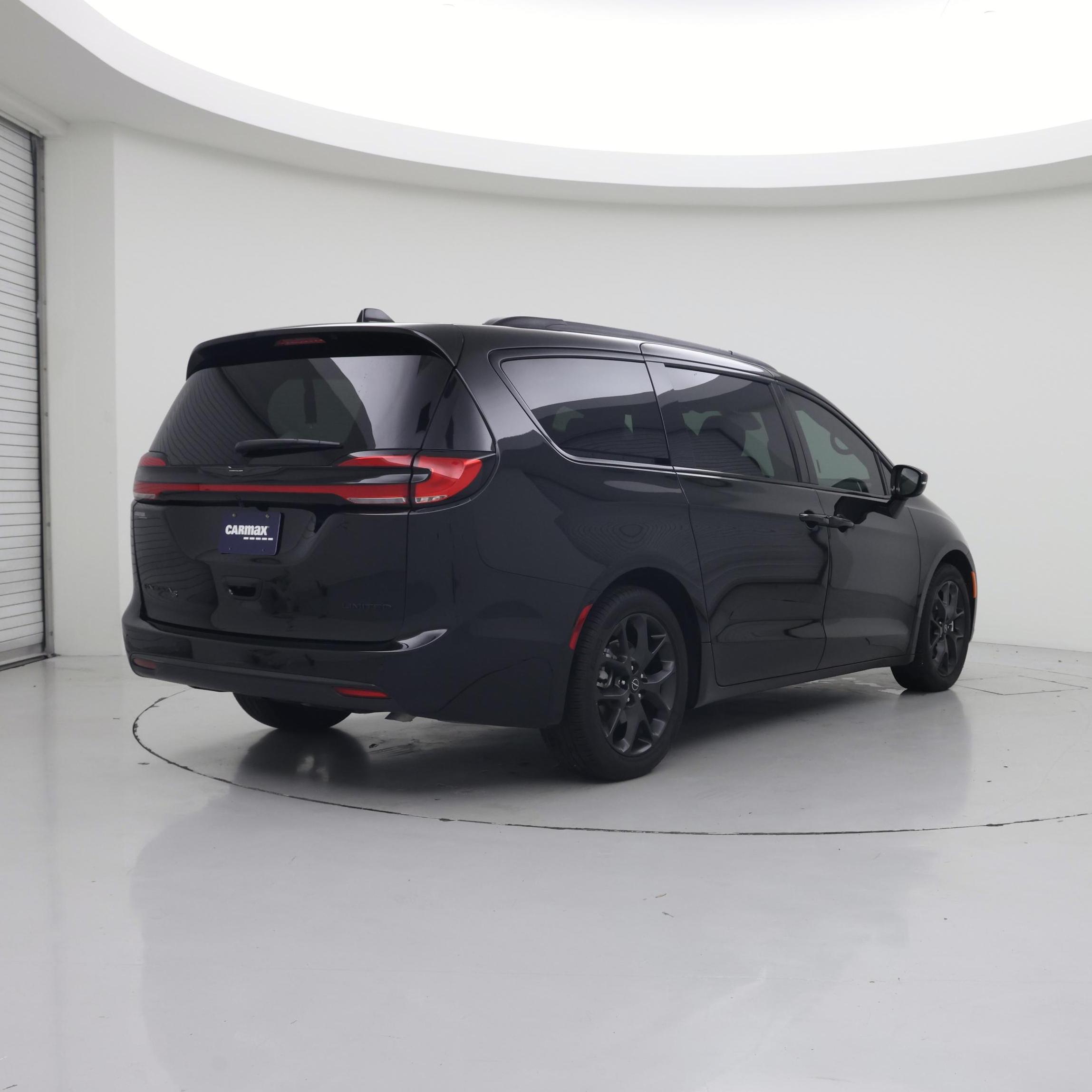 Thumbnail: 2026 Chrysler Pacifica - 8
