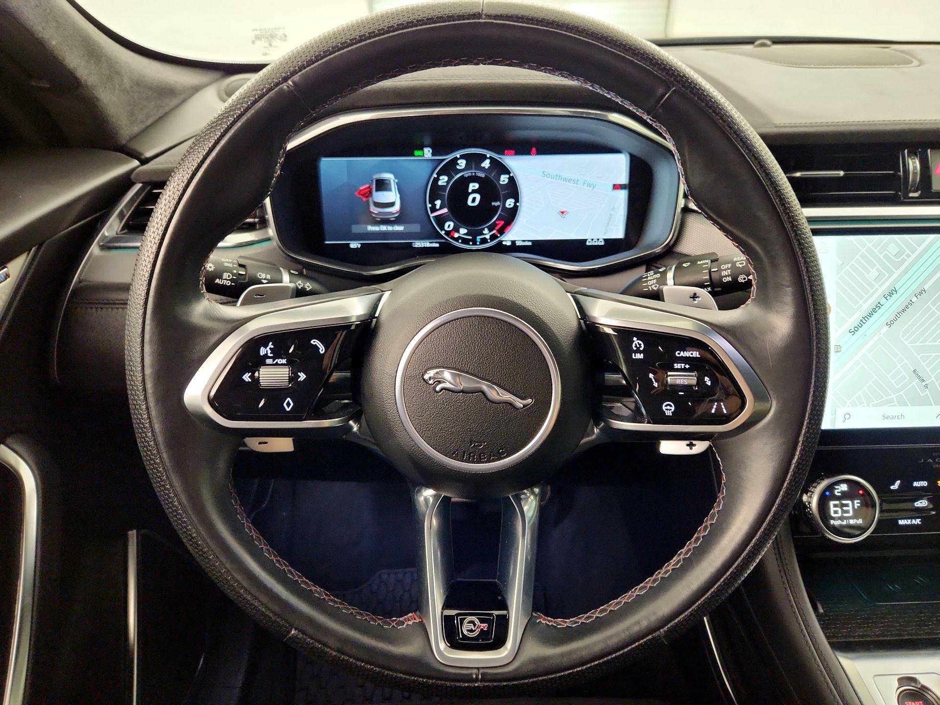 Thumbnail: 2023 Jaguar F-Pace - 10