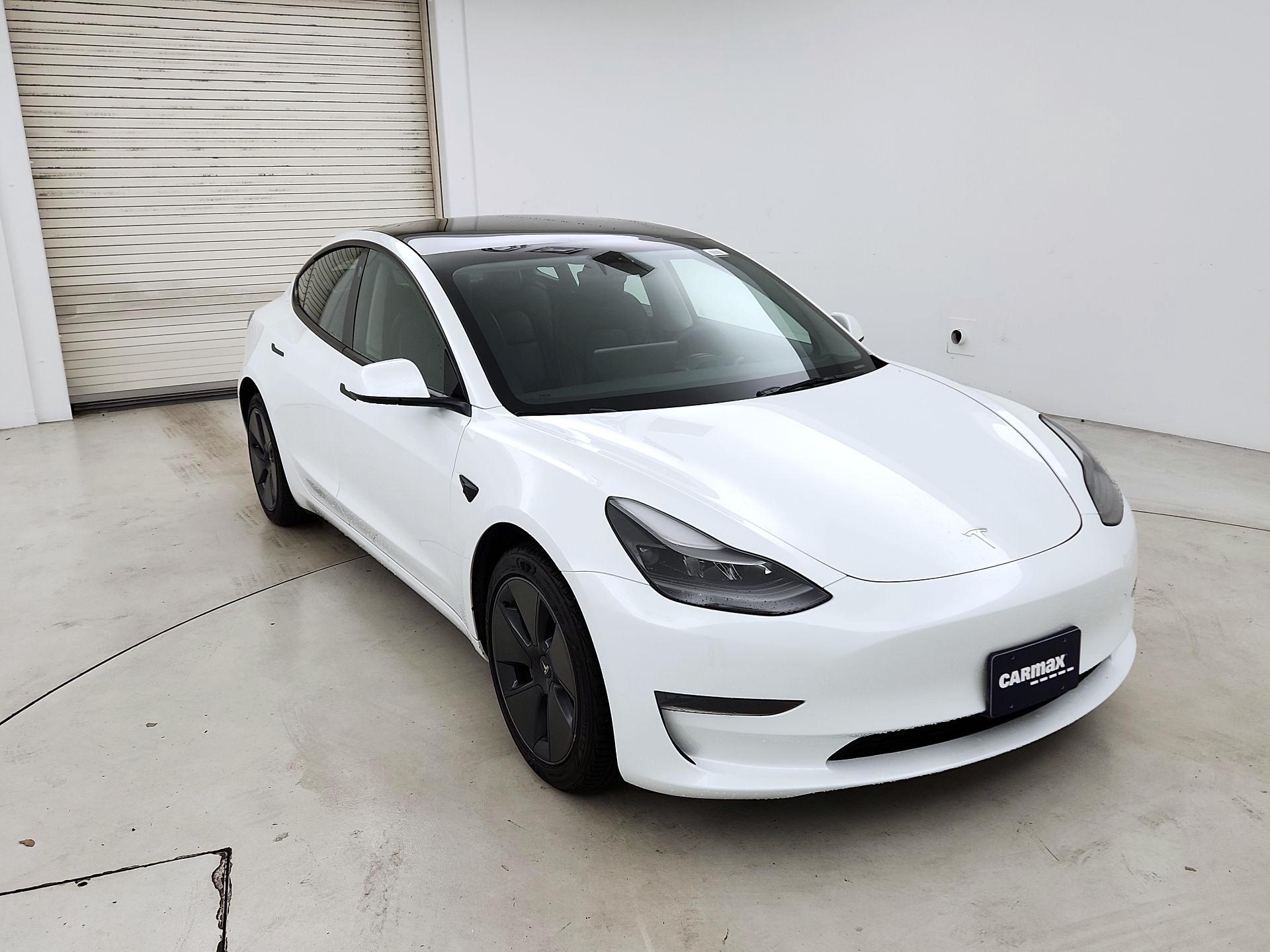 Thumbnail: 2023 Tesla Model 3 - 1