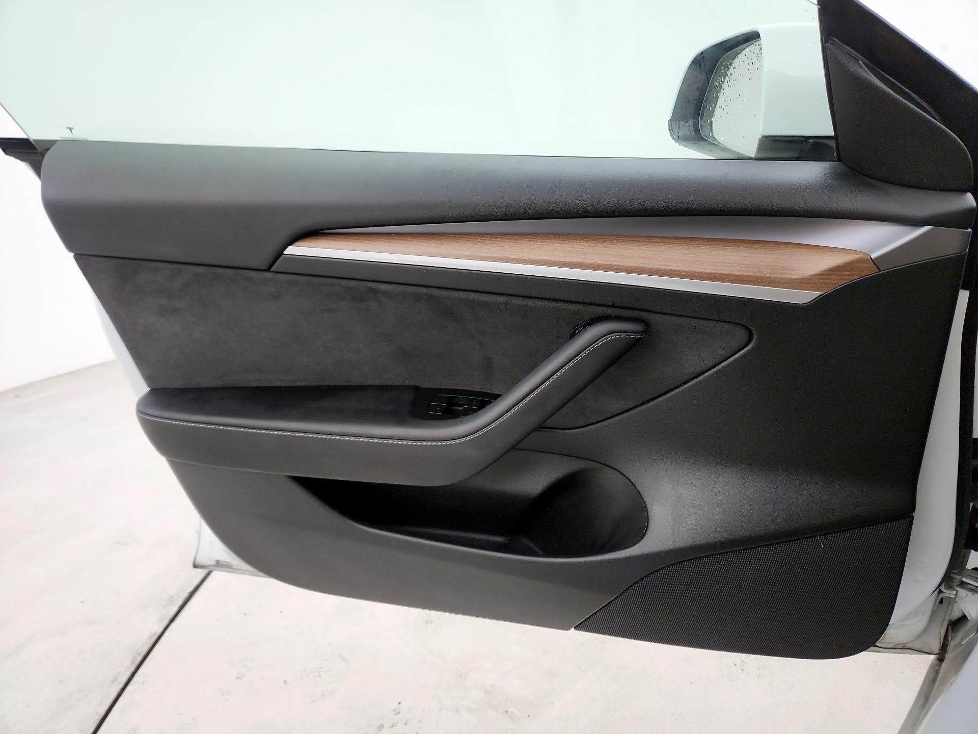 Thumbnail: 2023 Tesla Model 3 - 10