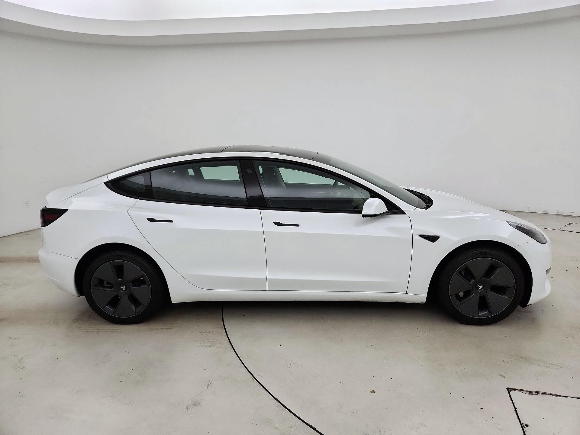Thumbnail: 2023 Tesla Model 3 - 4