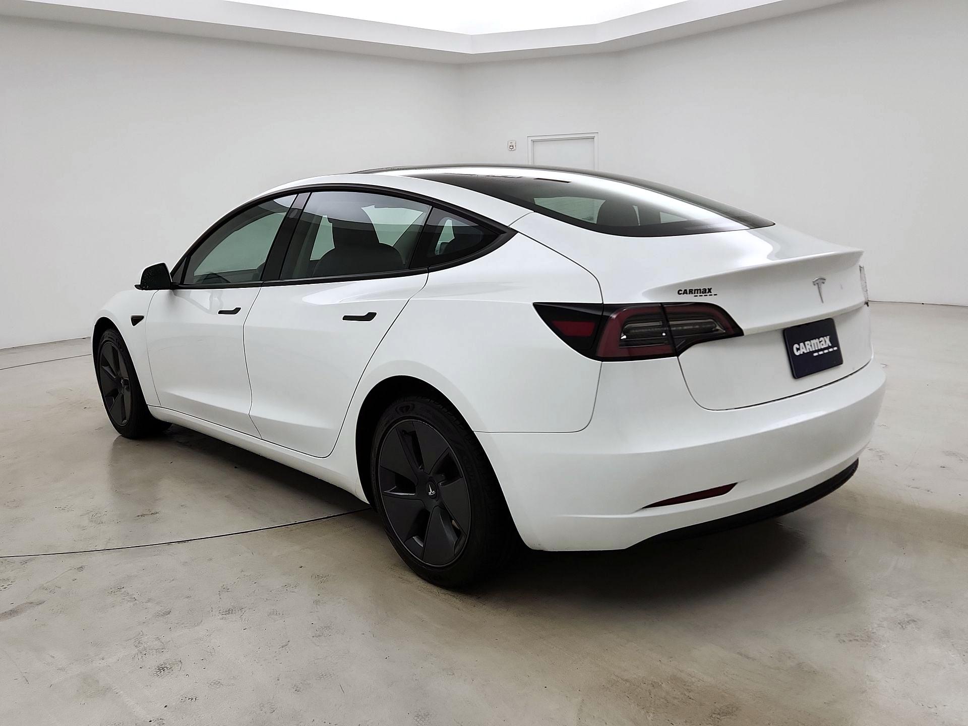 Thumbnail: 2023 Tesla Model 3 - 7