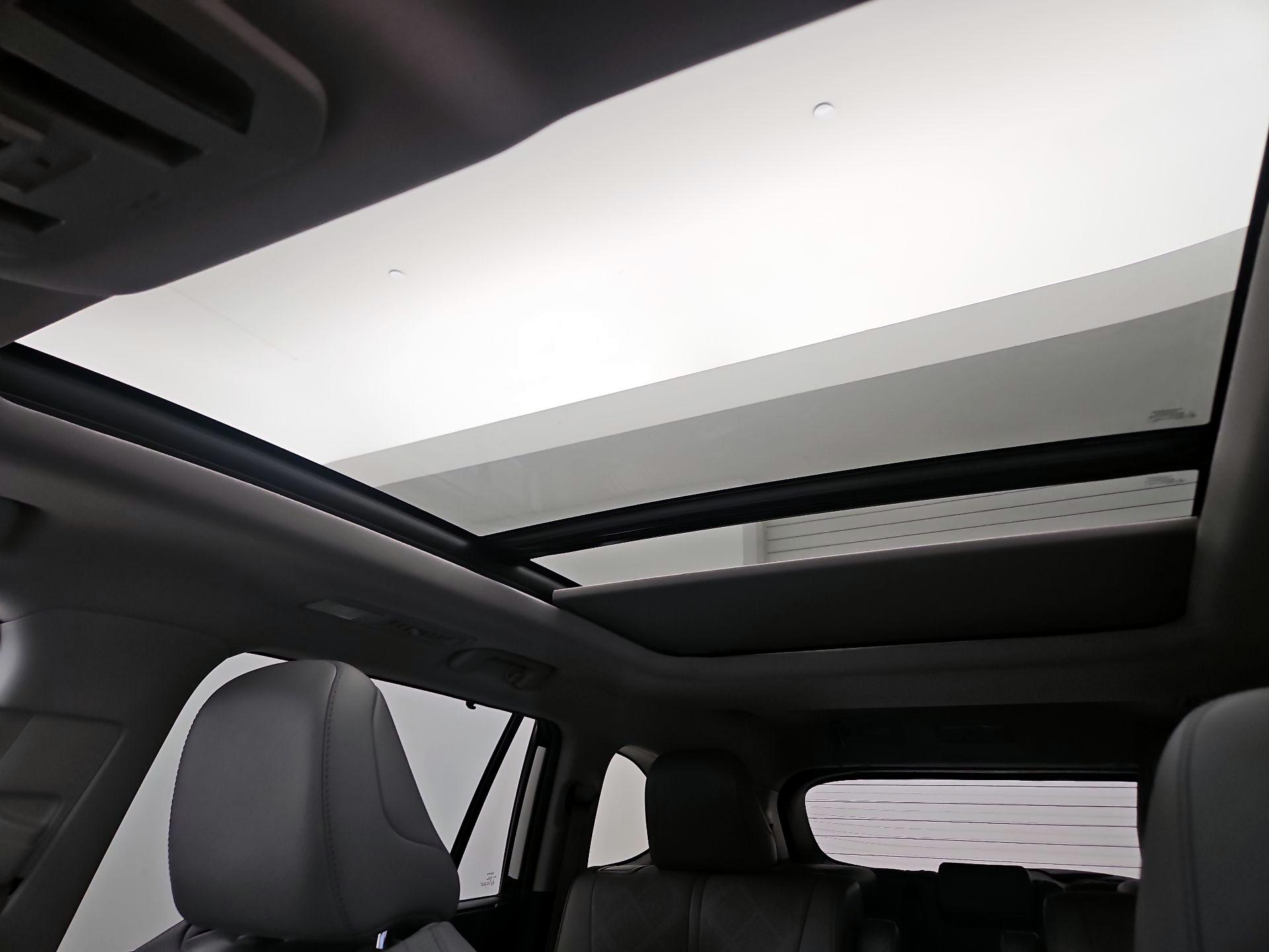 Thumbnail: 2021 Toyota Highlander - 20