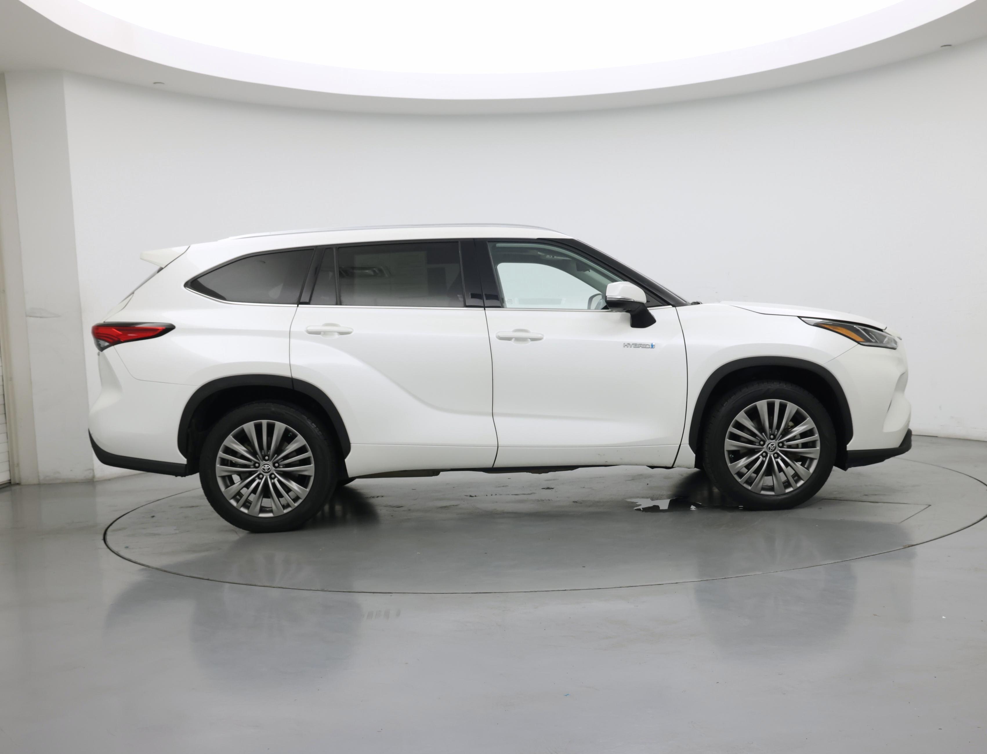 Thumbnail: 2021 Toyota Highlander - 7