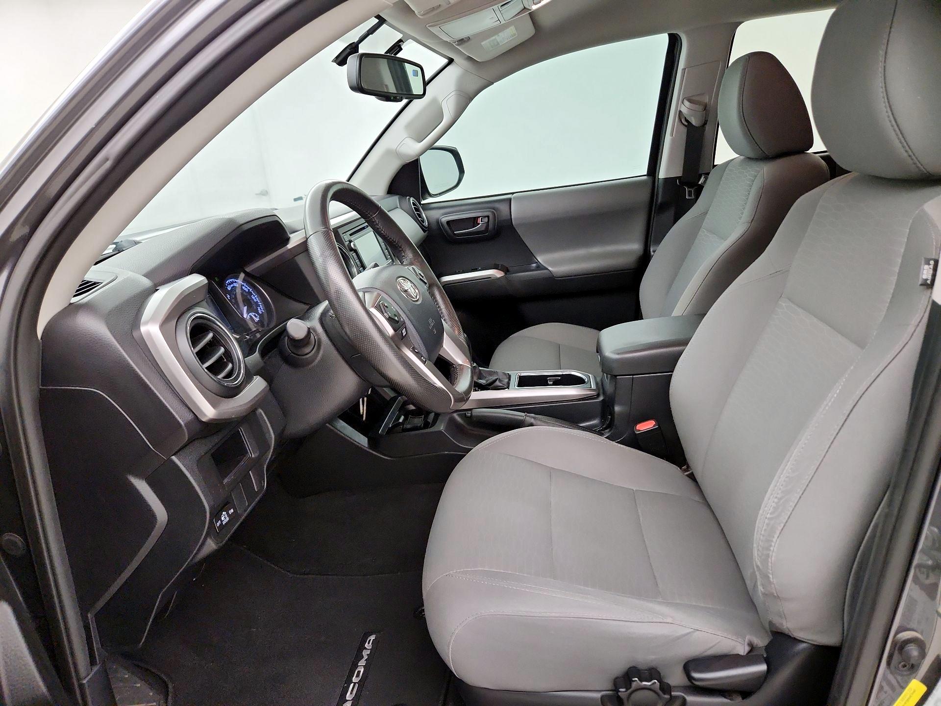 Thumbnail: 2017 Toyota Tacoma - 9