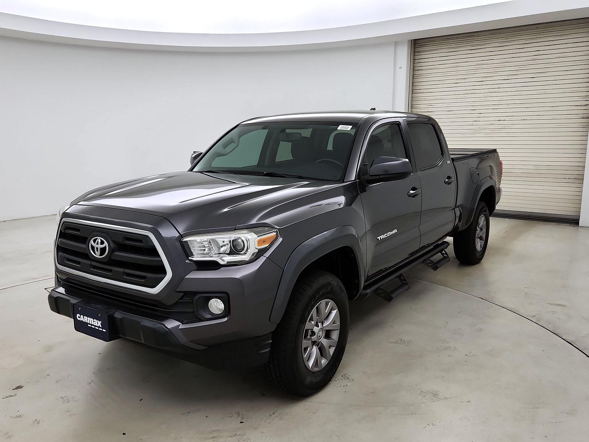 Thumbnail: 2017 Toyota Tacoma - 3