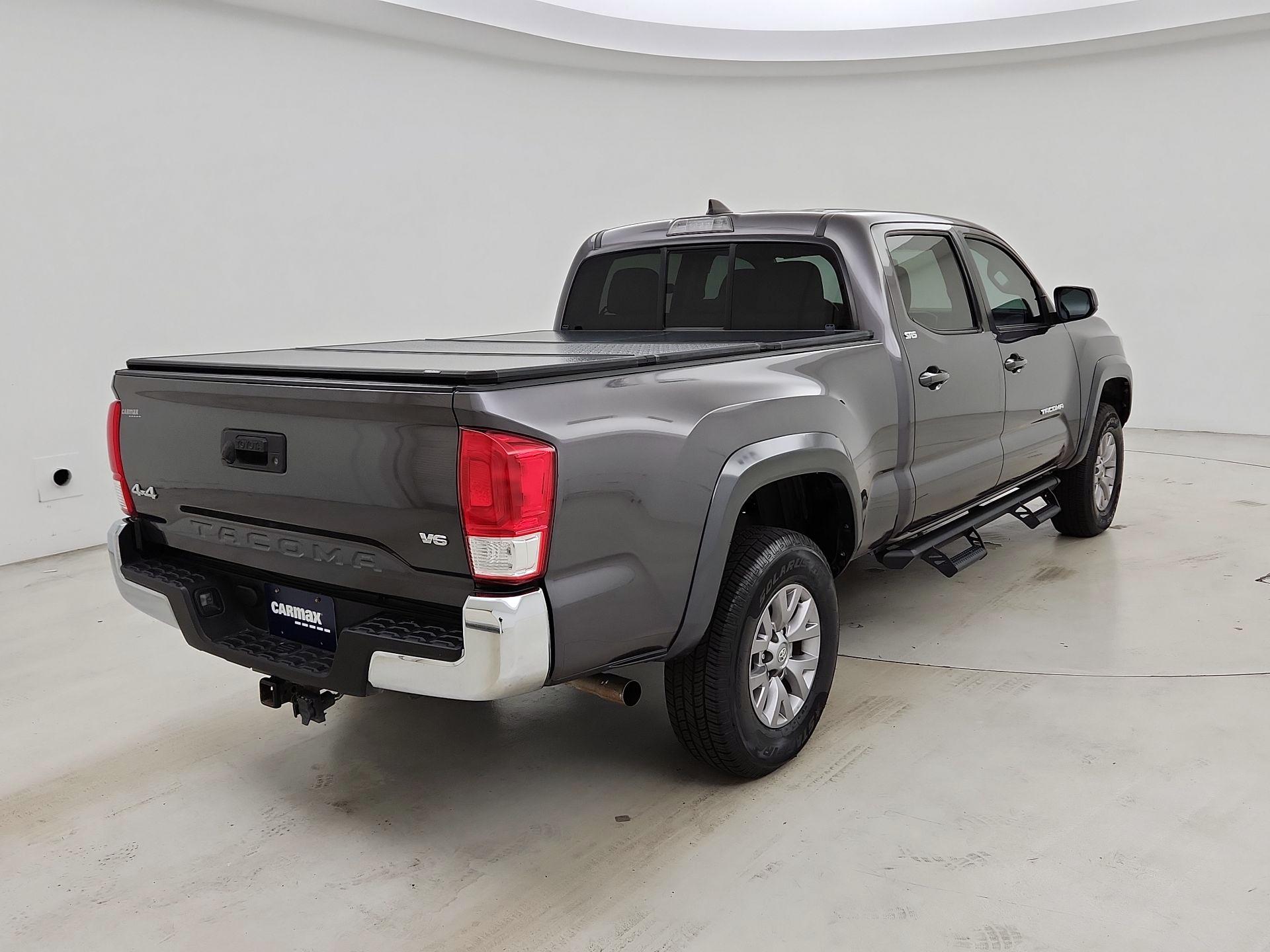 Thumbnail: 2017 Toyota Tacoma - 5