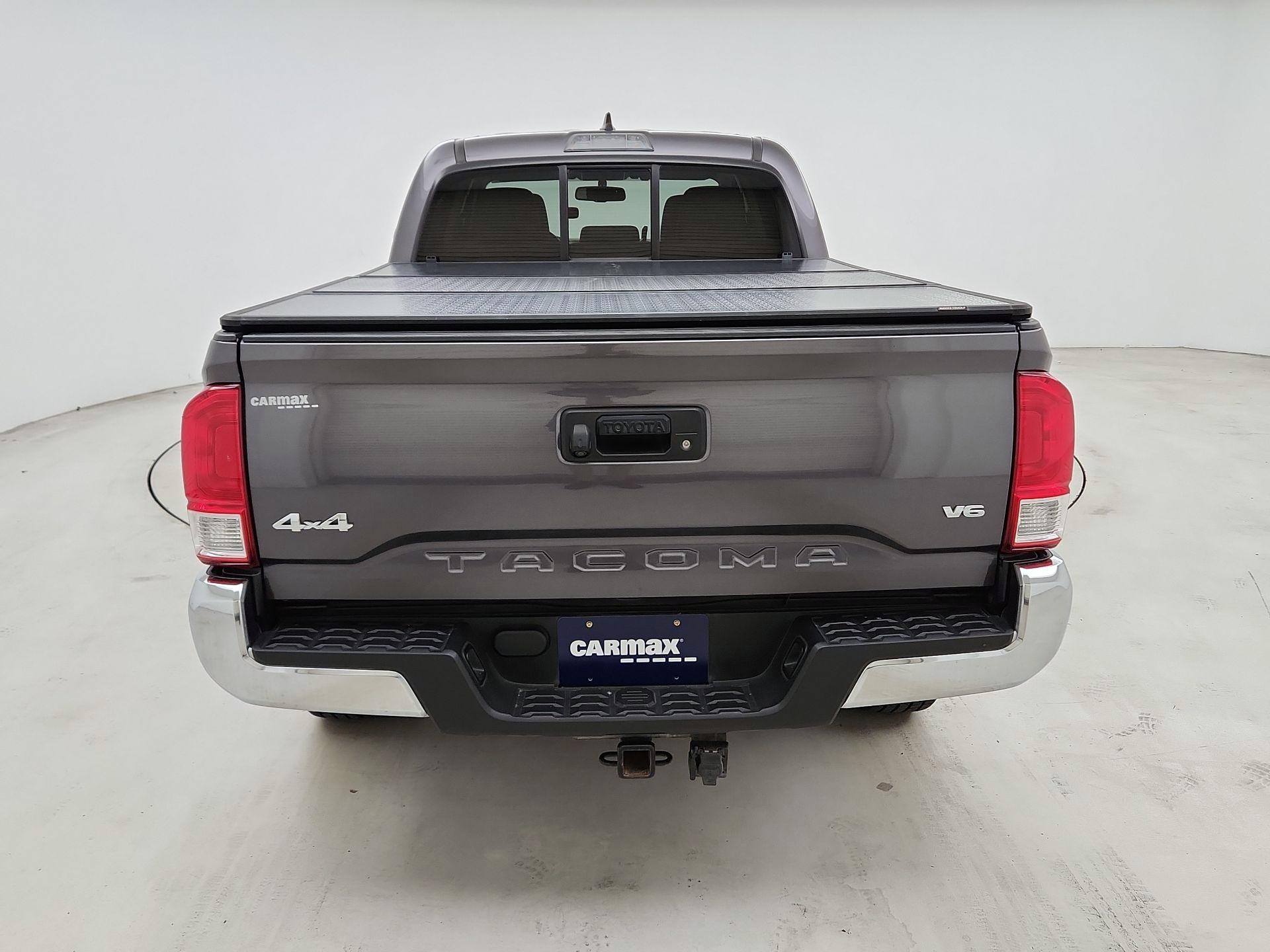 Thumbnail: 2017 Toyota Tacoma - 6