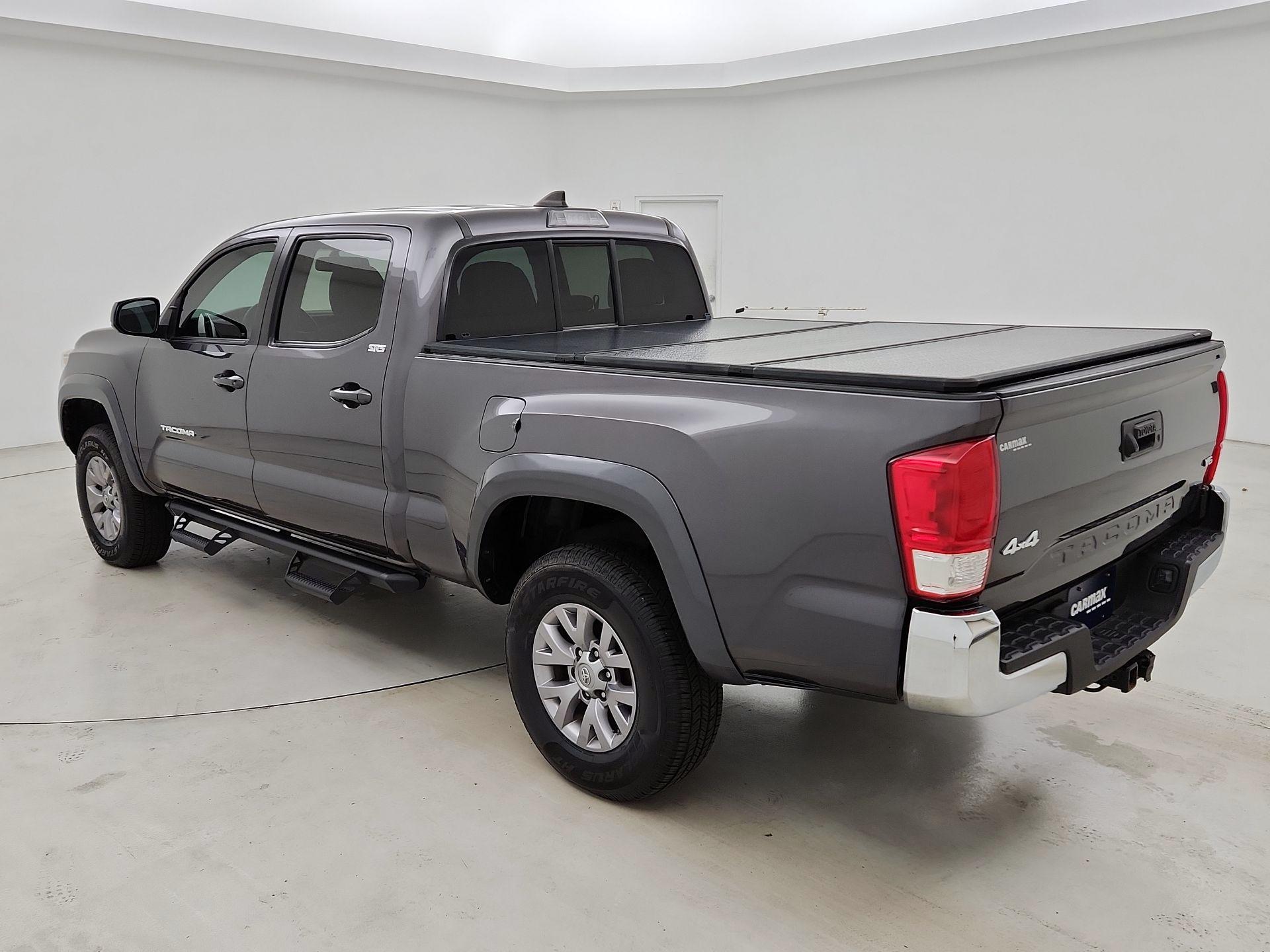 Thumbnail: 2017 Toyota Tacoma - 7