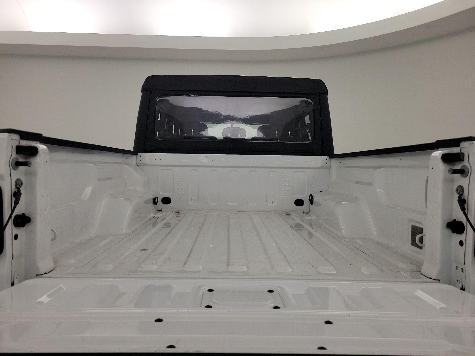 Thumbnail: 2023 Jeep Gladiator - 19