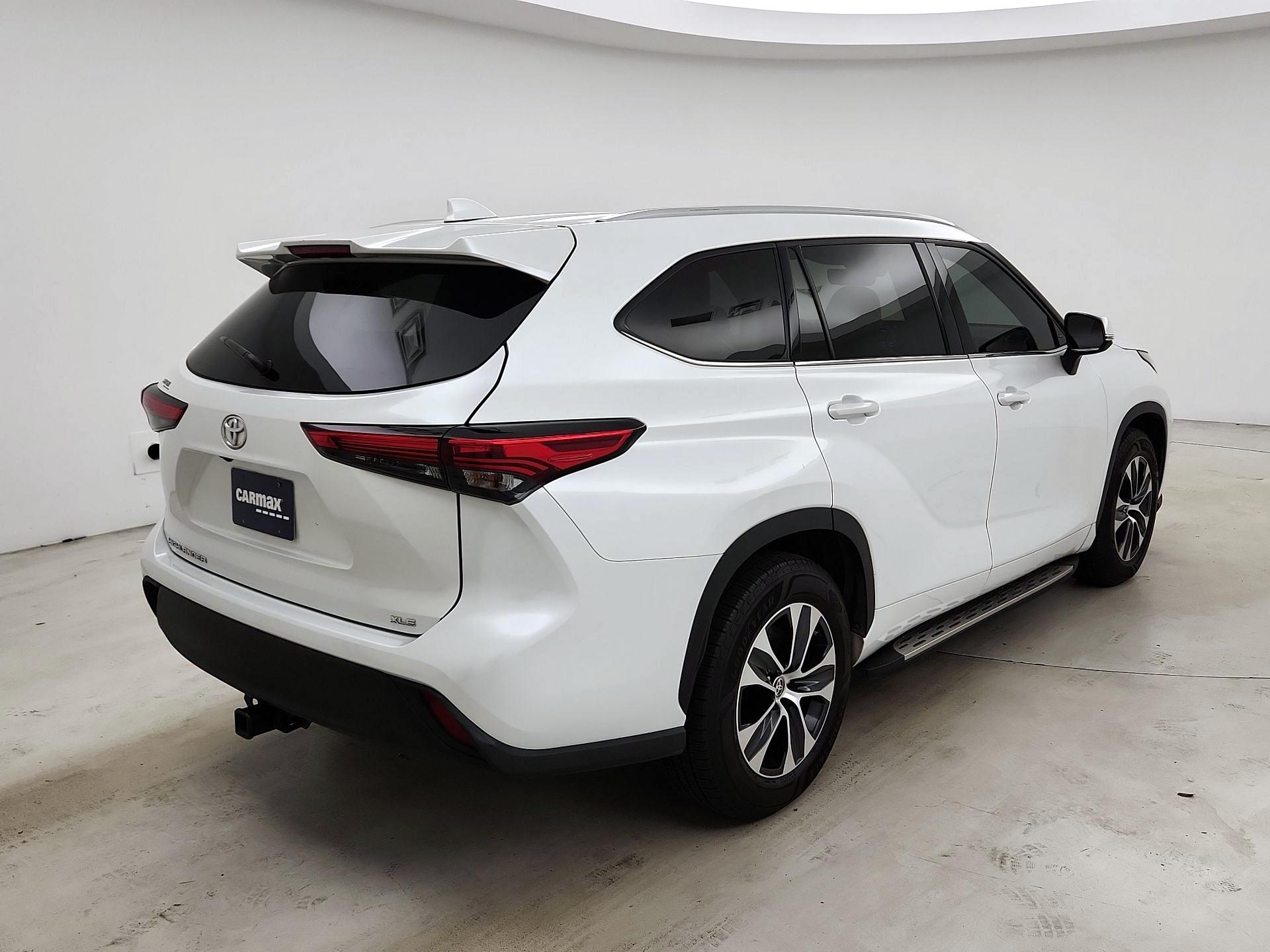 Thumbnail: 2022 Toyota Highlander - 5