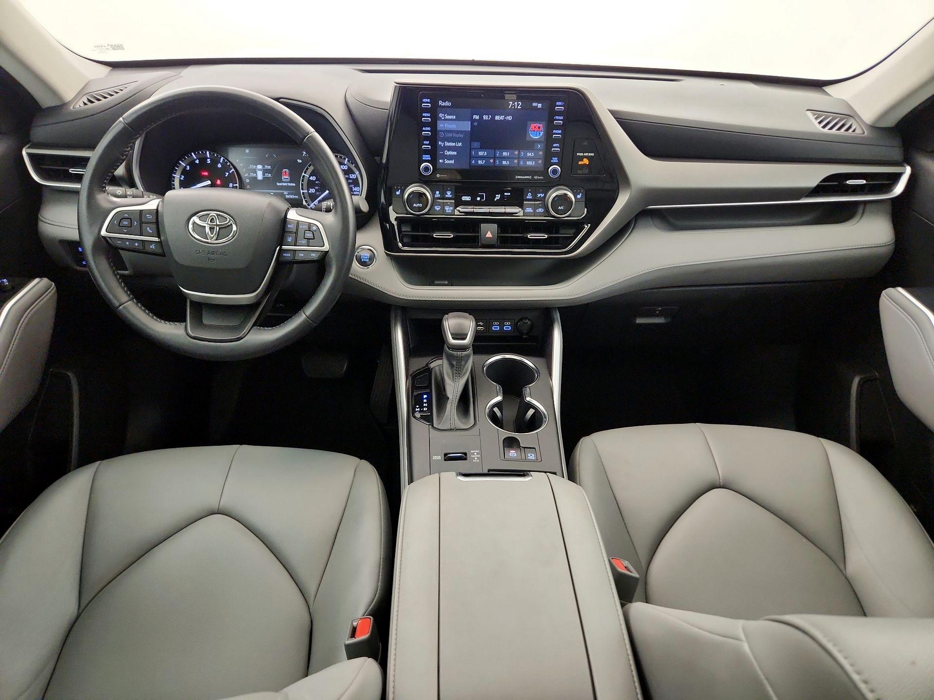 Thumbnail: 2022 Toyota Highlander - 8