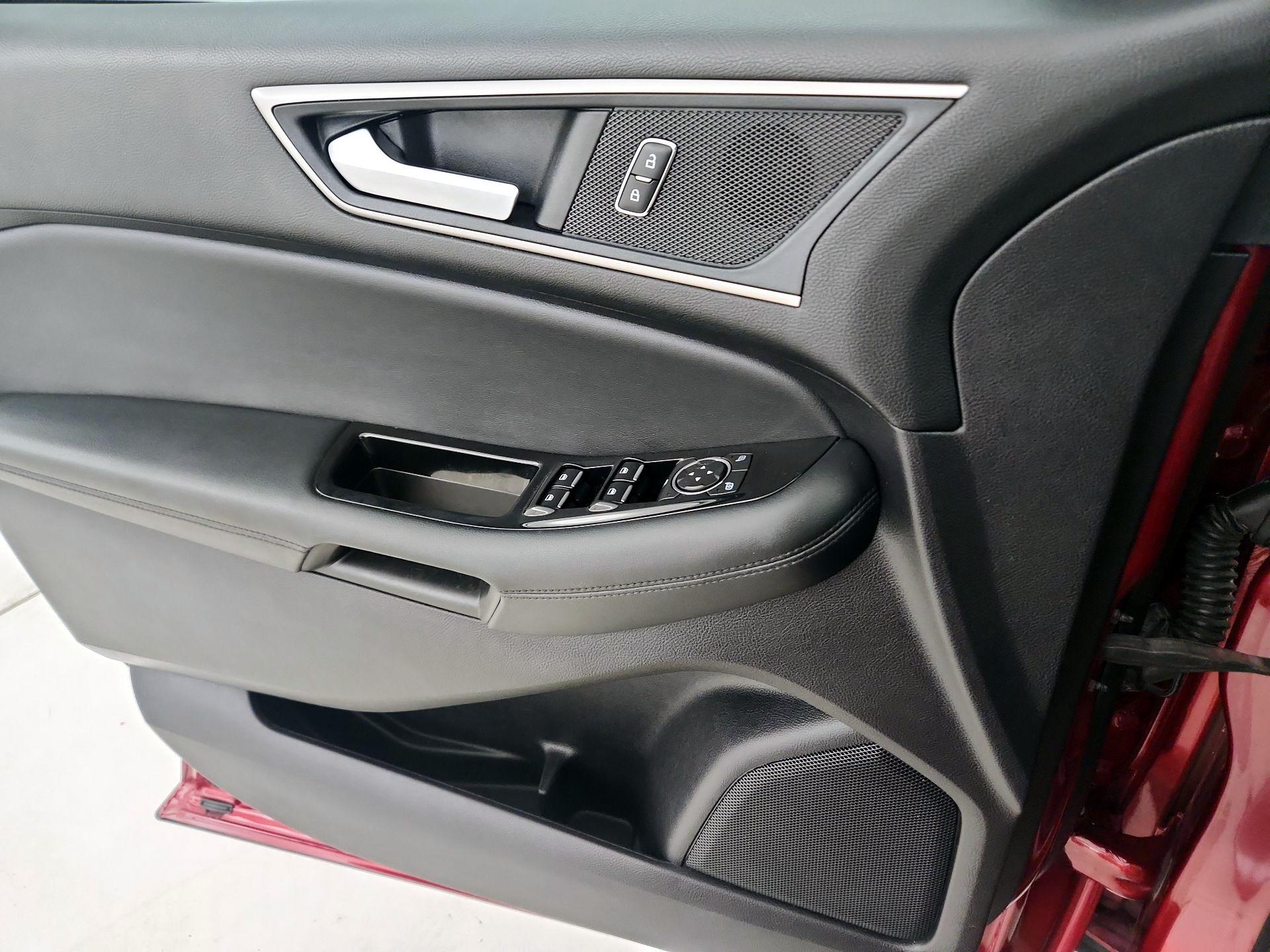 Thumbnail: 2019 Ford Edge - 12