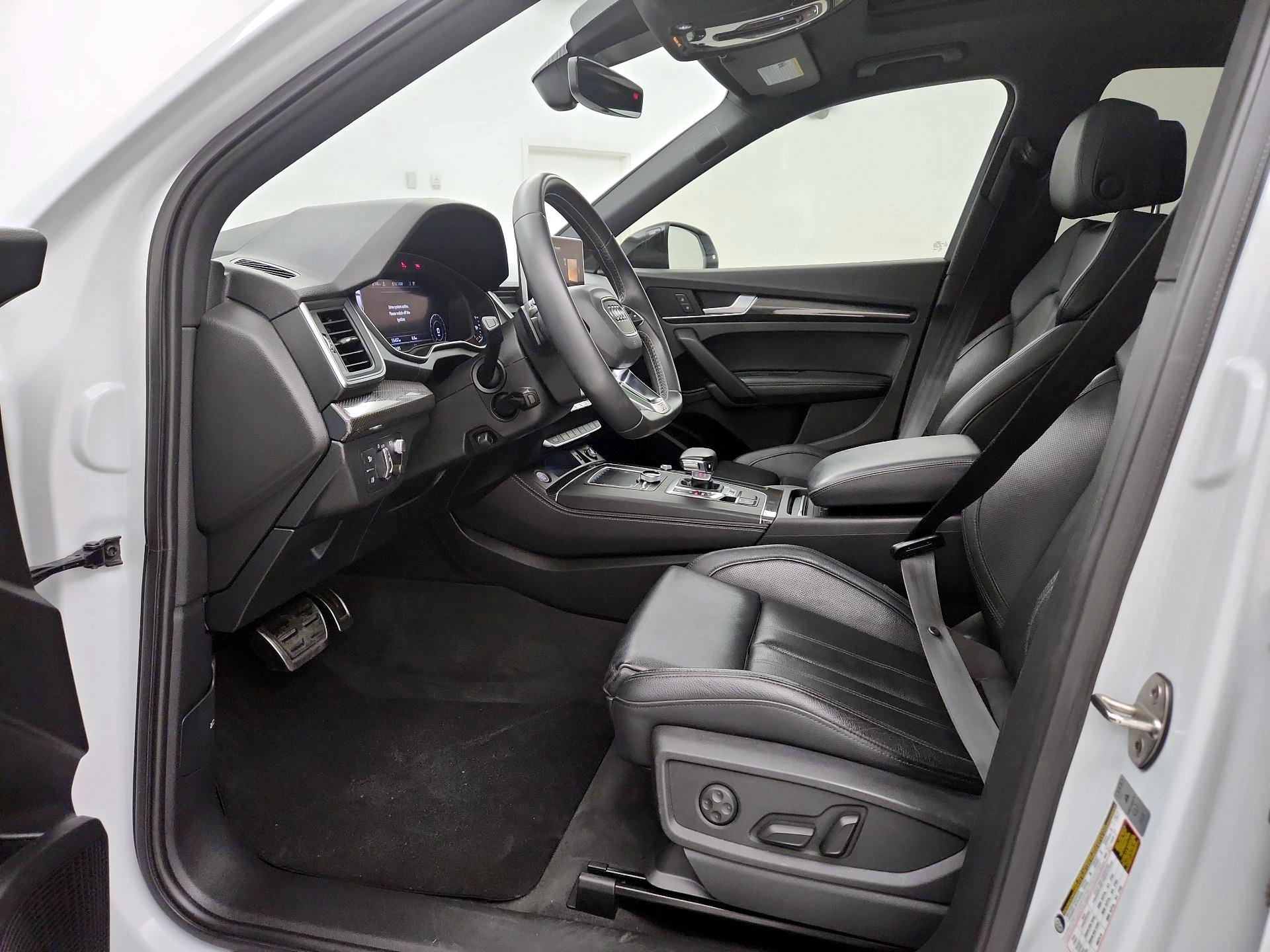 Thumbnail: 2019 Audi SQ5 - 11